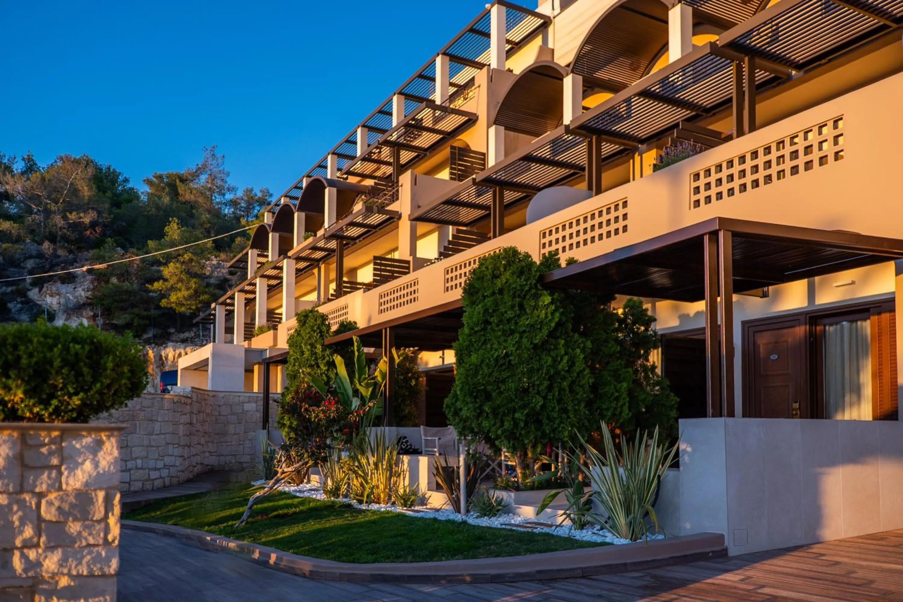 Decorative detail in Royal Sun