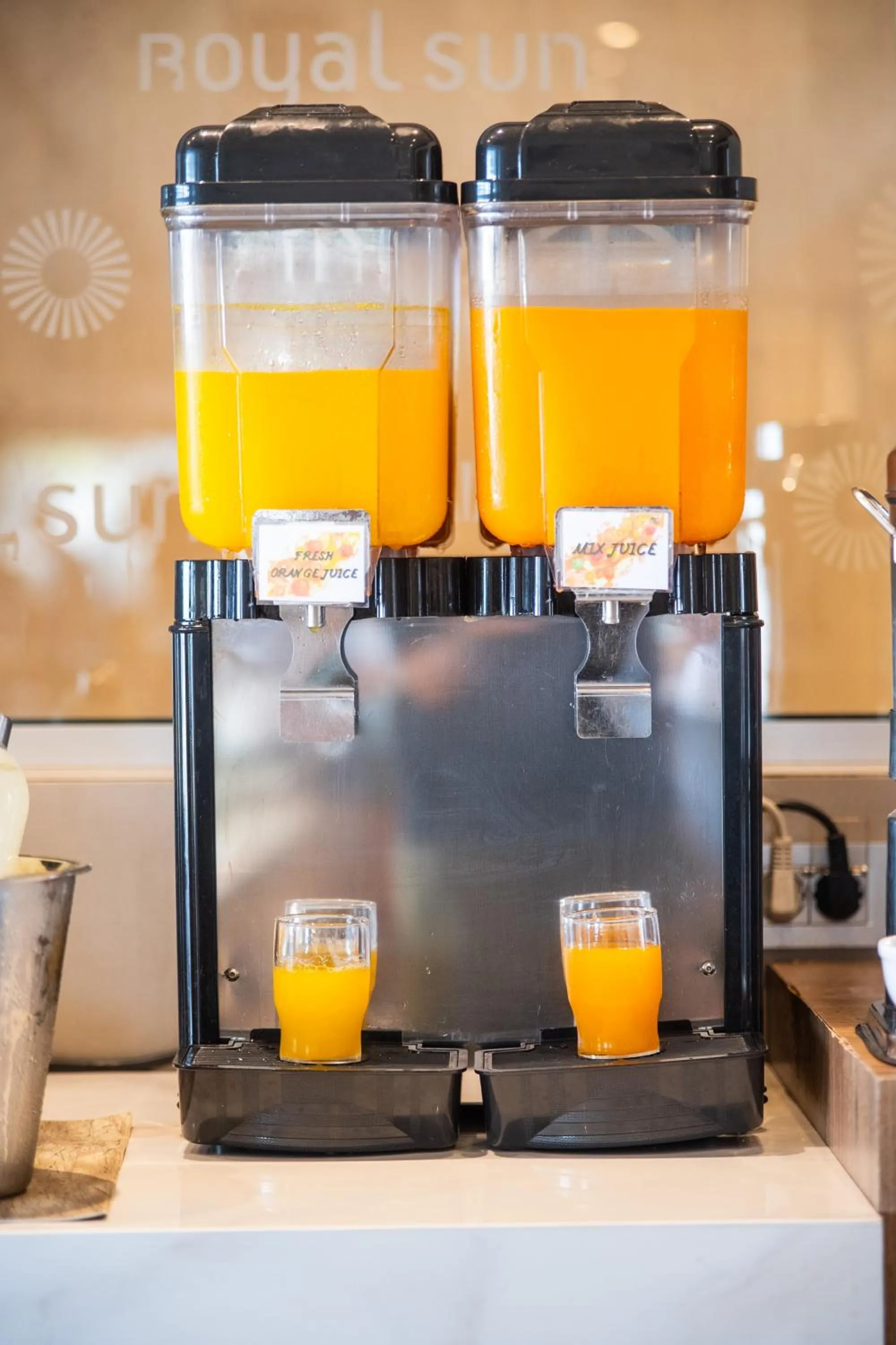 Breakfast in Royal Sun