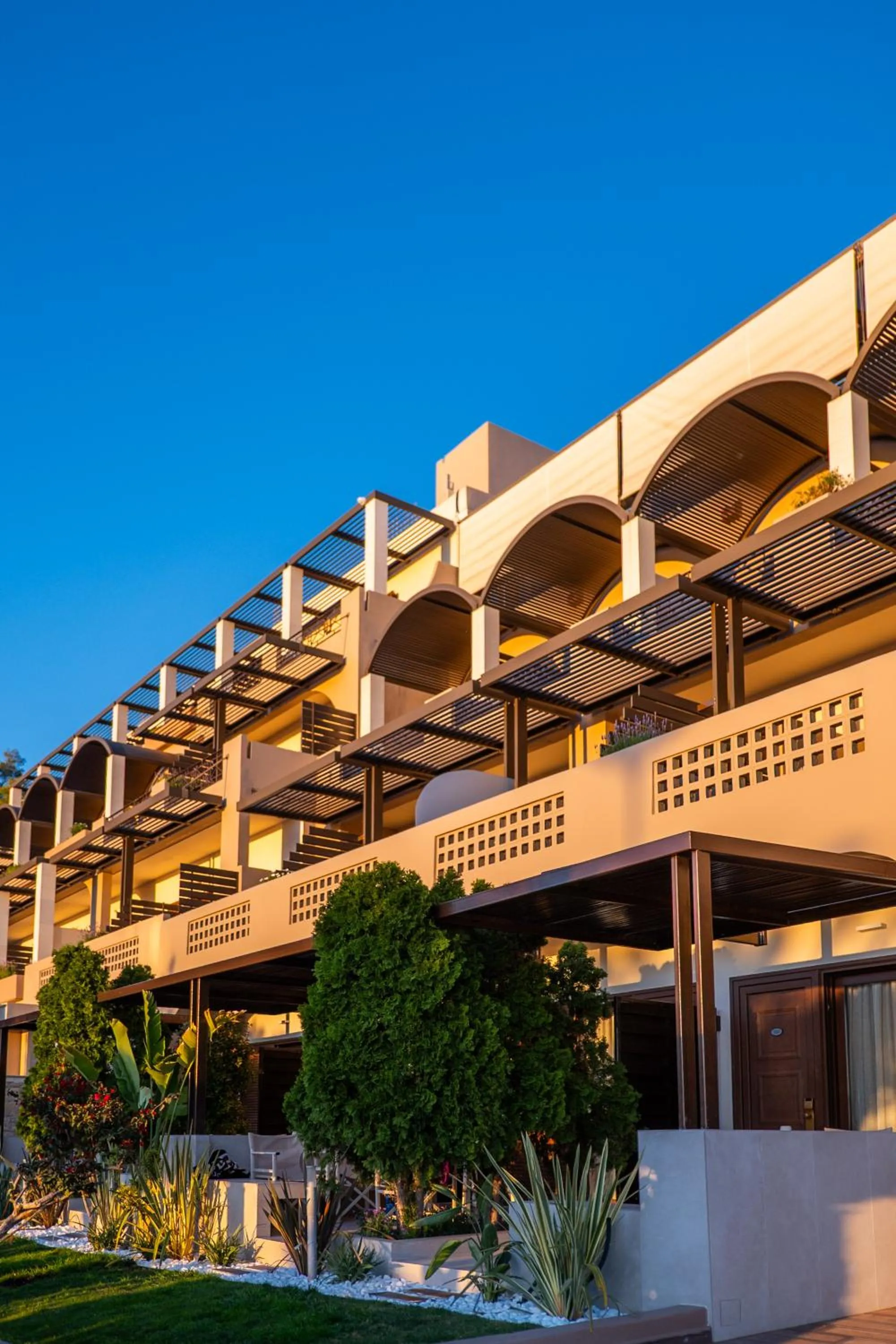 Decorative detail in Royal Sun