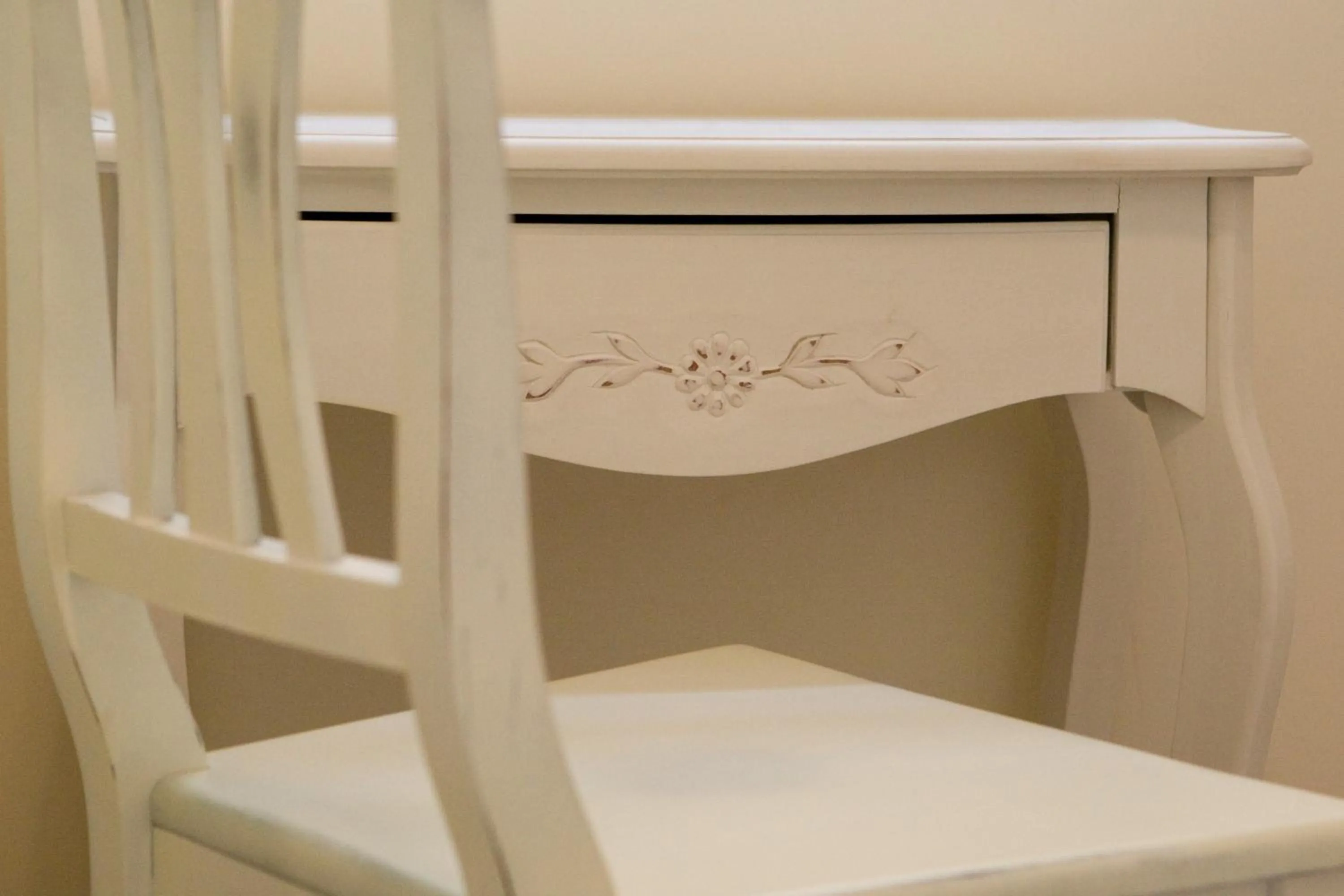 Decorative detail, Bed in Roko House