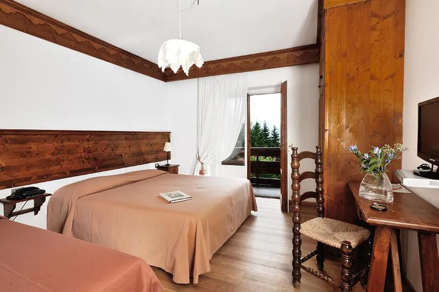 Bed in Hotel Touring