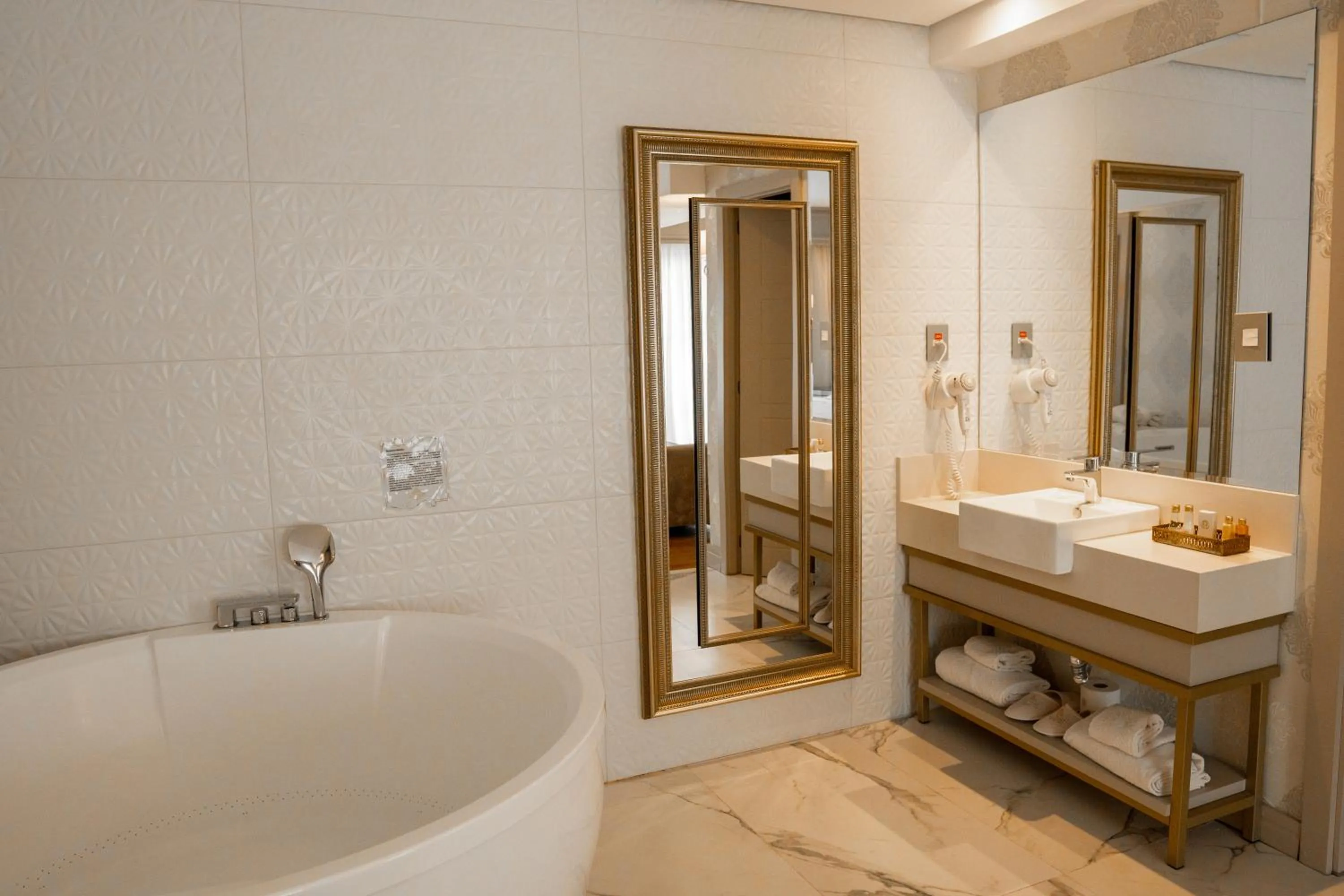 Shower in Daara Transamerica Collection Gramado