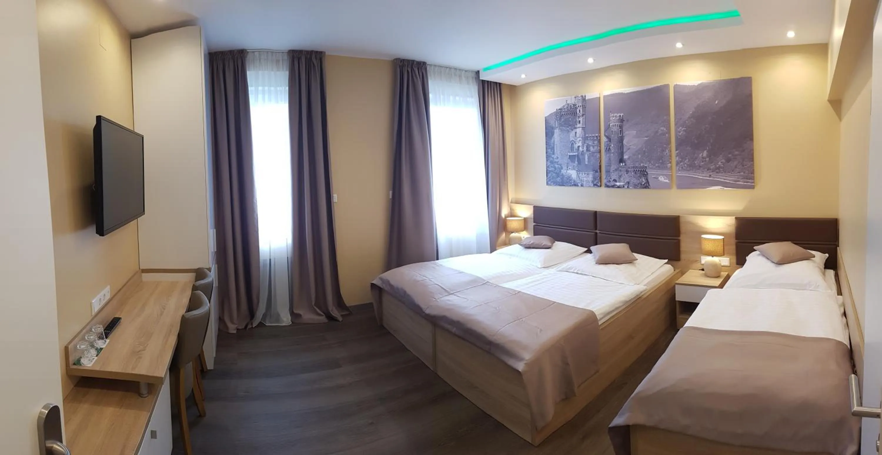 Photo of the whole room, Bed in Hotel Haus Büderich