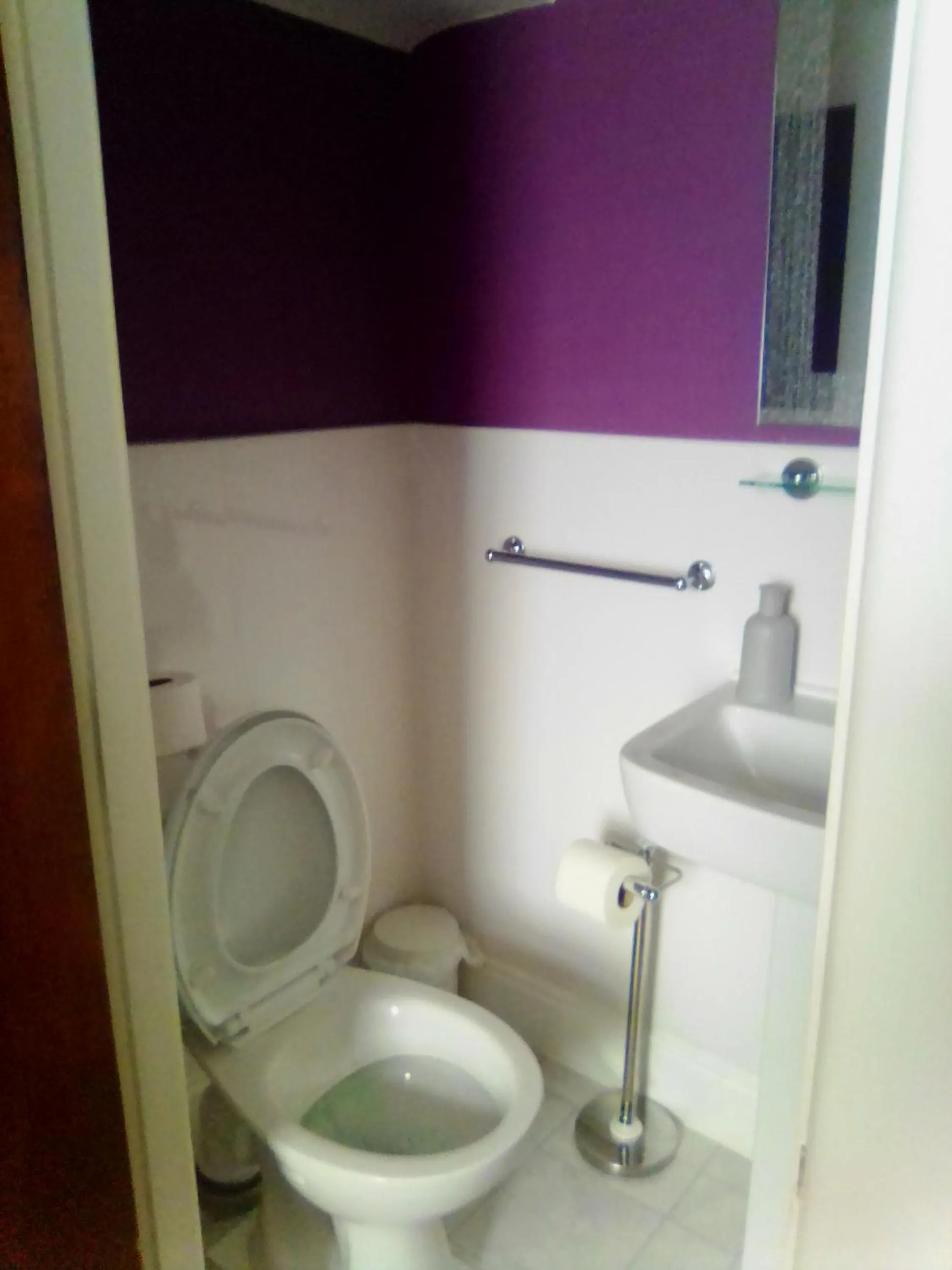 Bathroom in The braeside families and couples