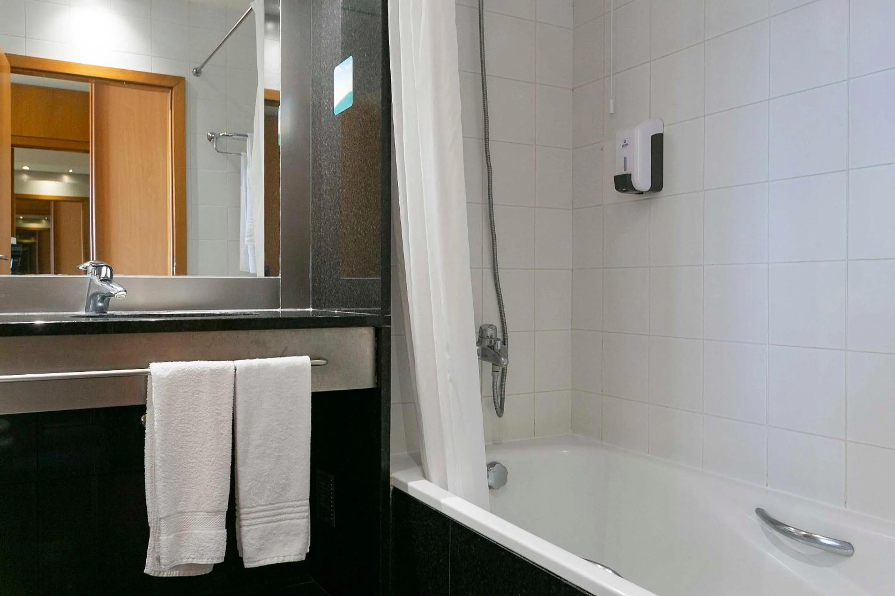 Shower in Hotel Colombo