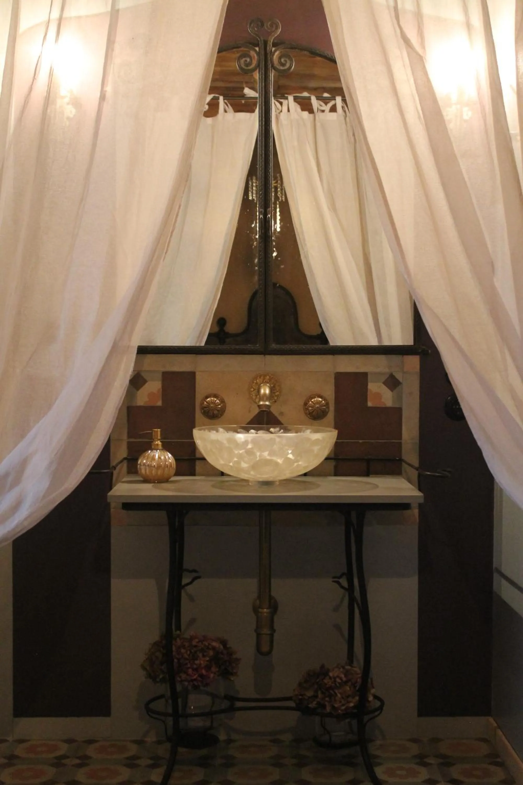 Decorative detail in Villa 61 - Maison de Campagne