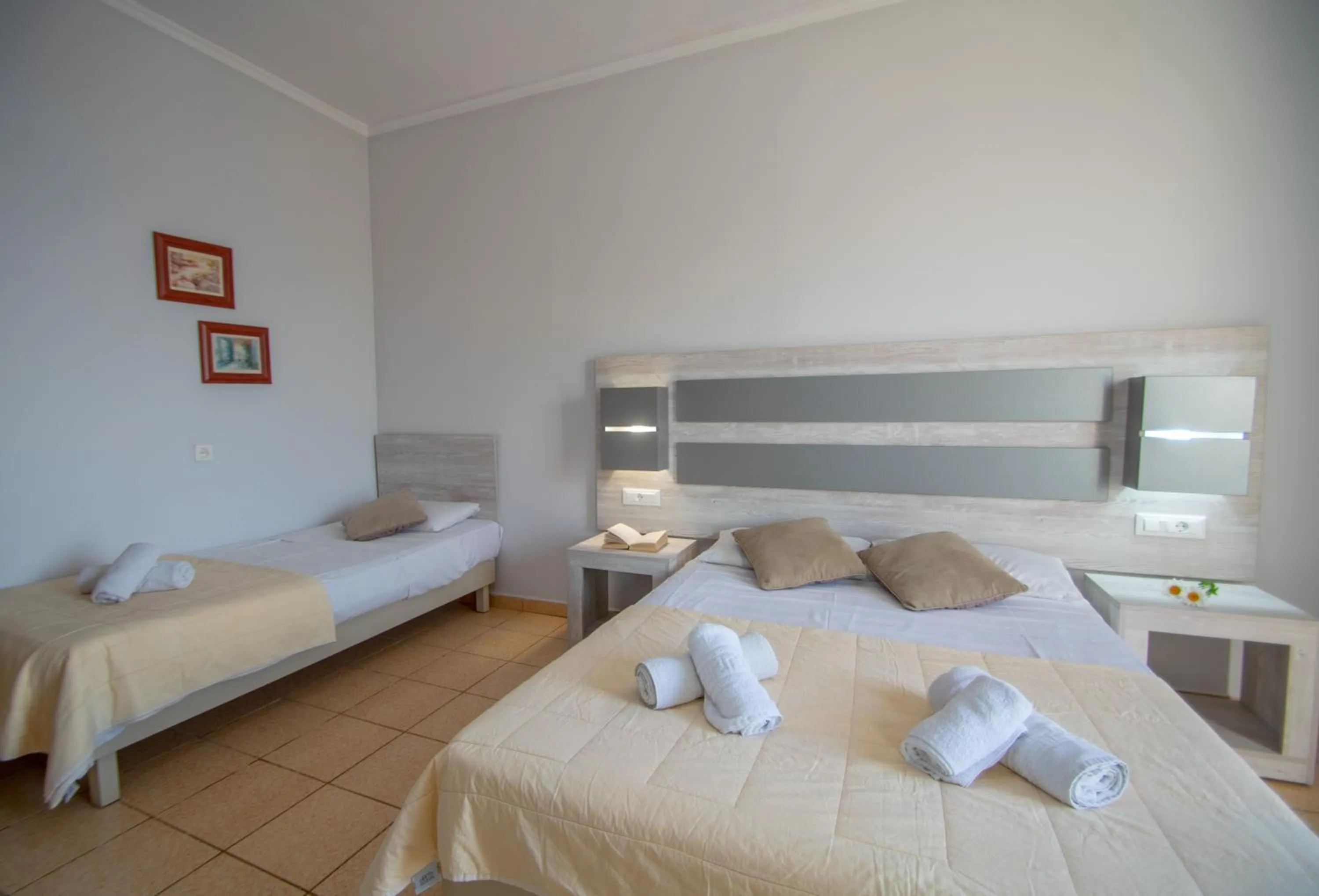 Bed in Agoulos Beach Hotel