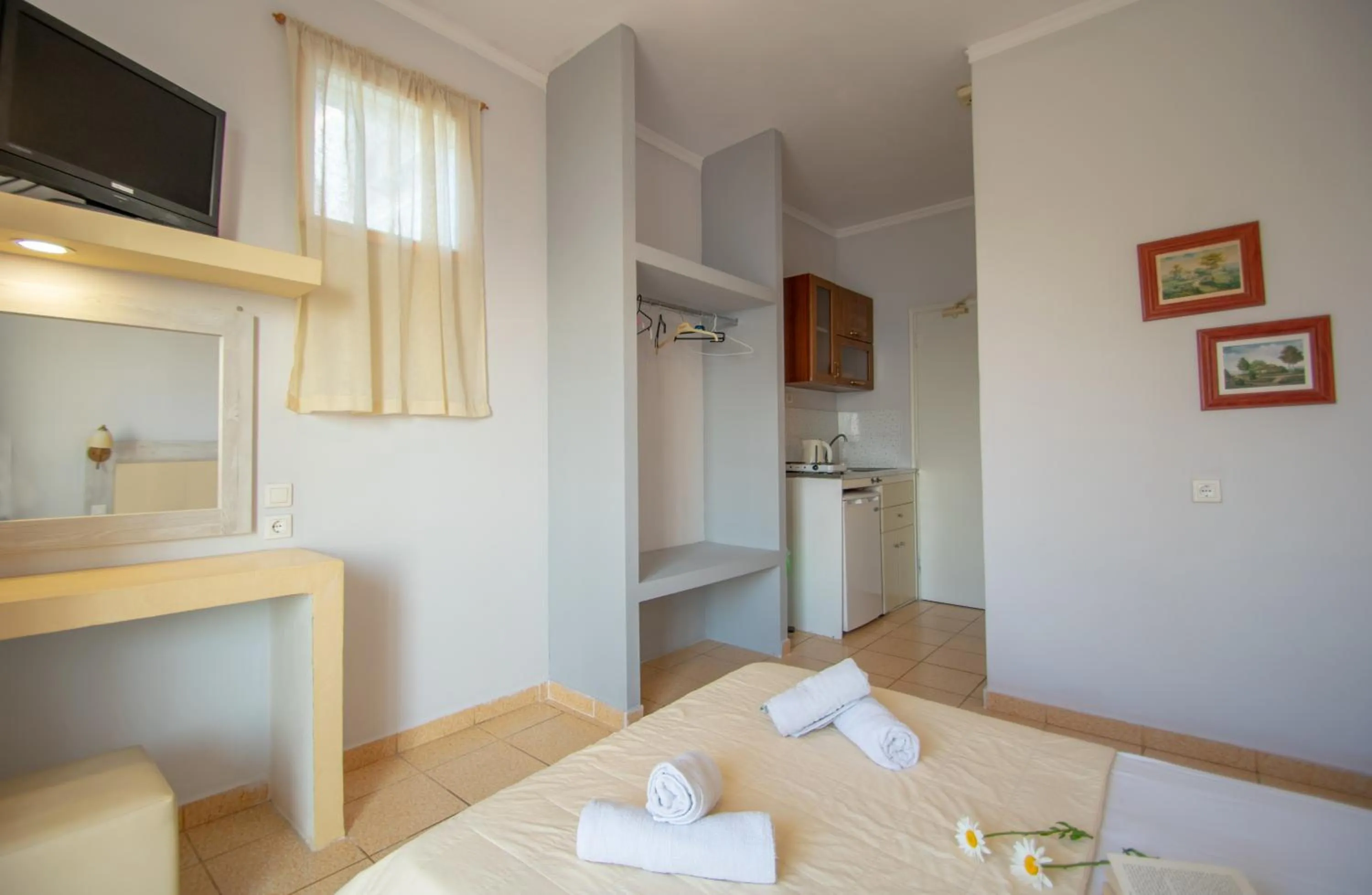 TV and multimedia, Bed in Agoulos Beach Hotel