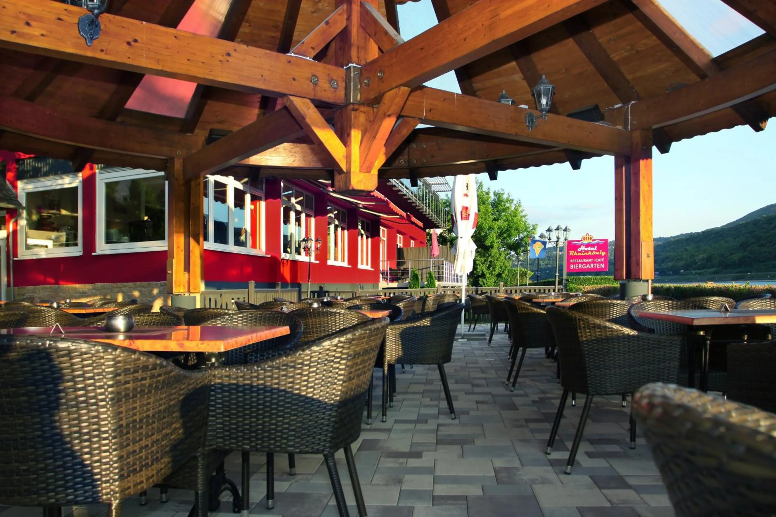 Restaurant/places to eat in Hotel Rheinkönig