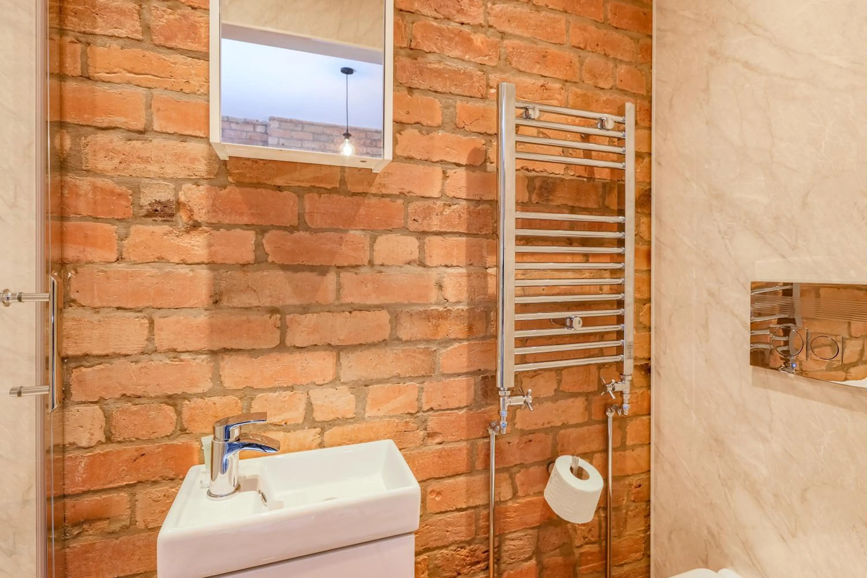 Shower in Salisbury Street Guesthouse
