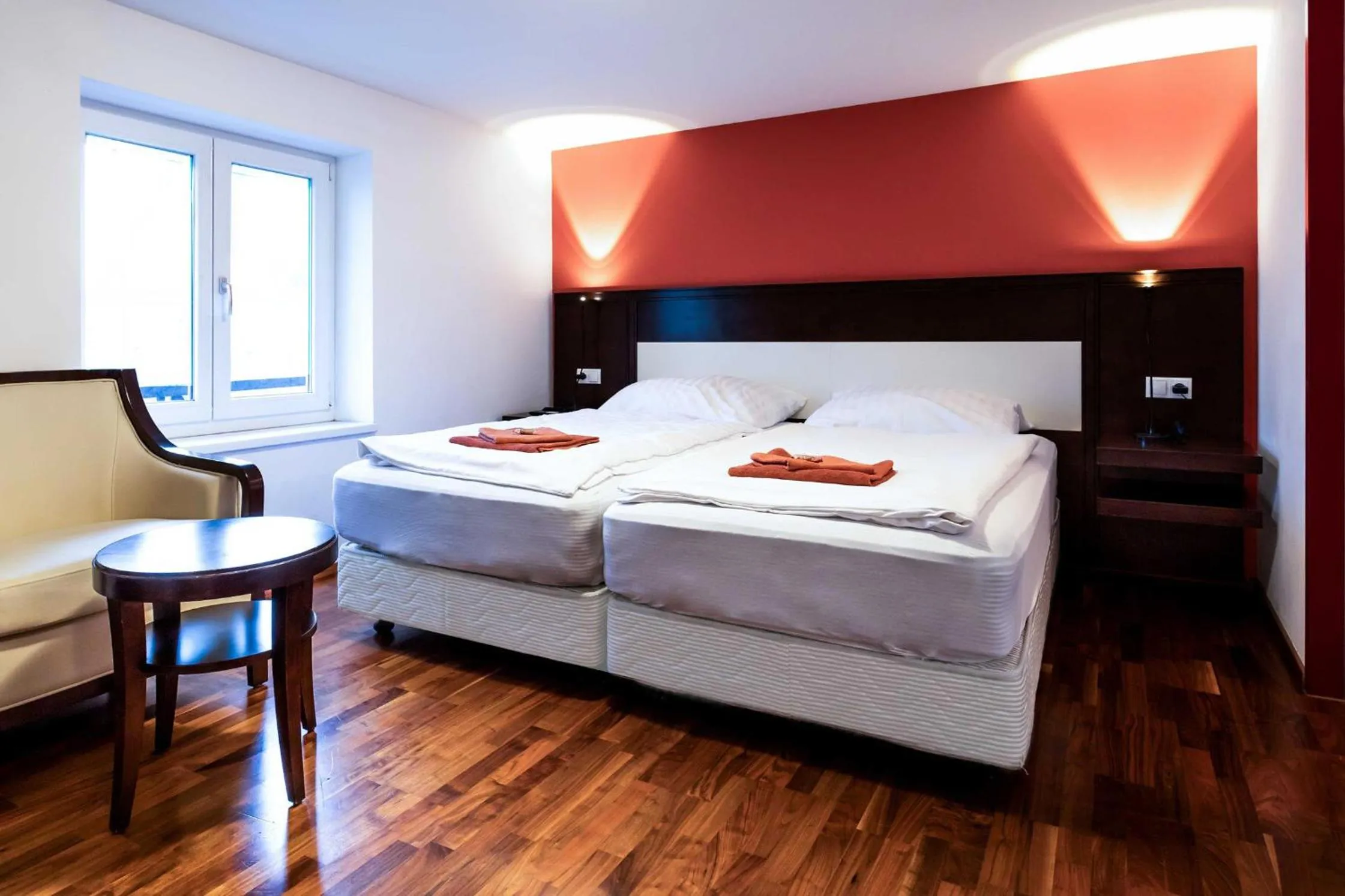 Bed in Hotel Linde-Sinohaus