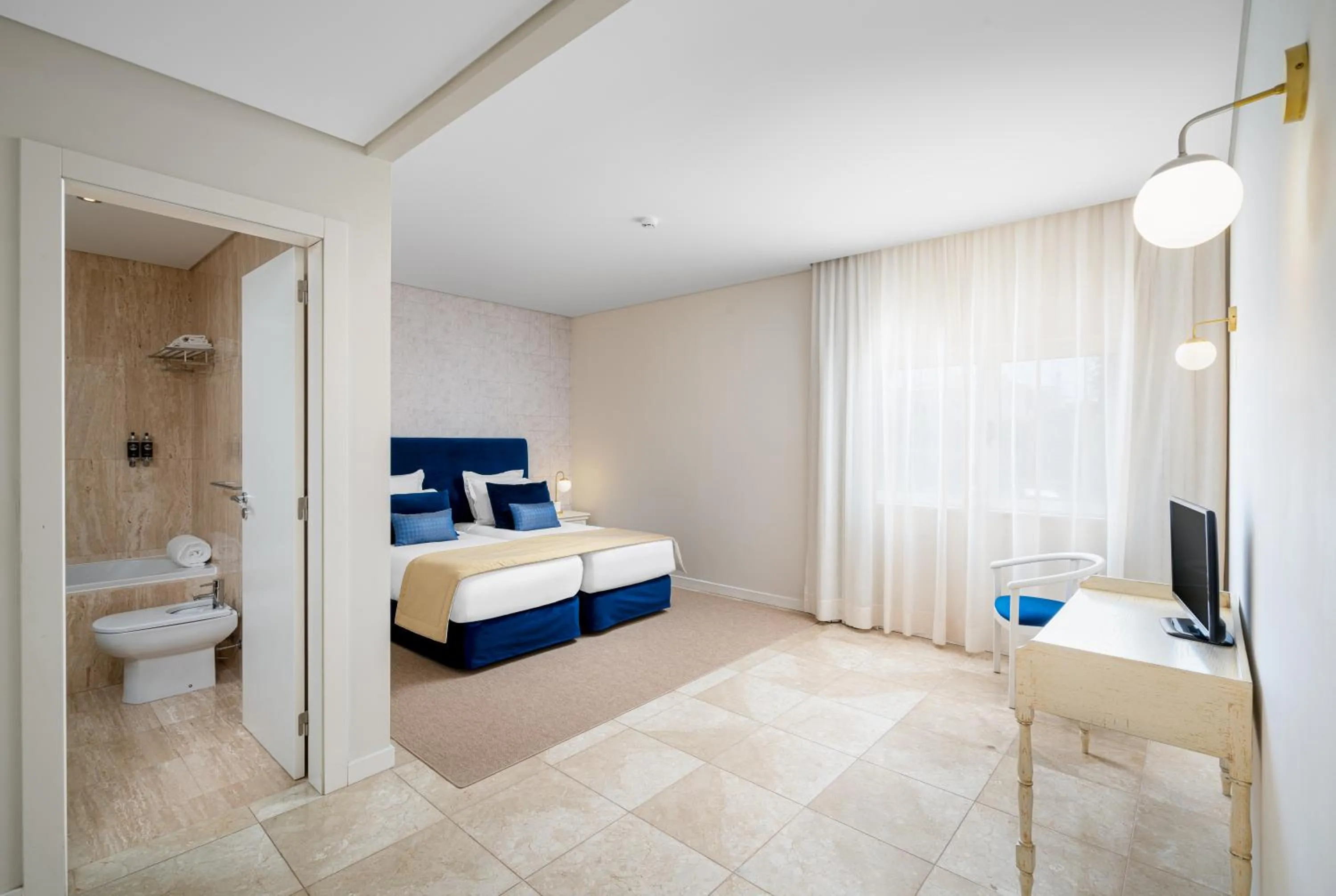 Bathroom, Bed in Monte Santo Resort