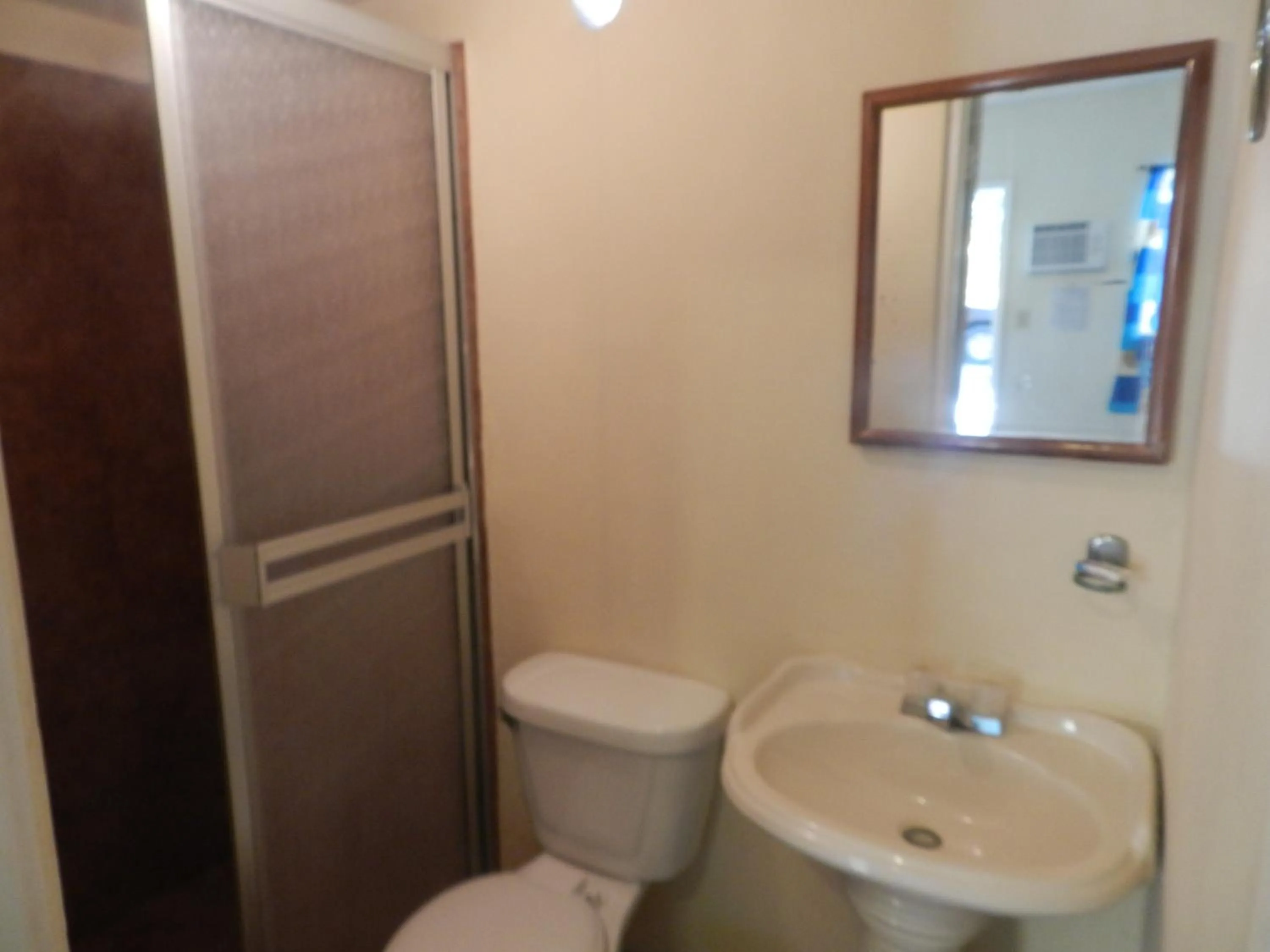Bathroom in Consul Suites
