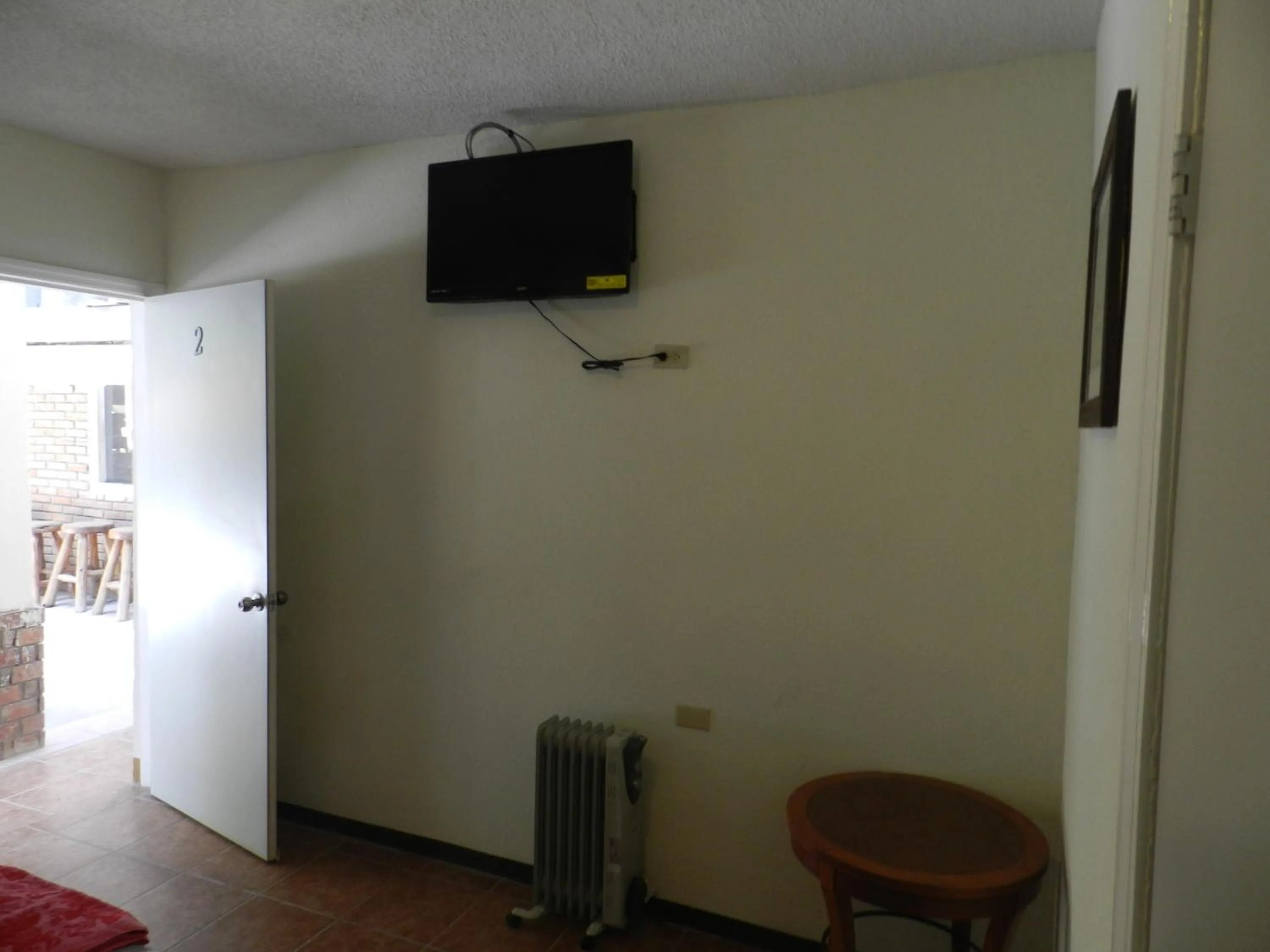 Dining area in Consul Suites