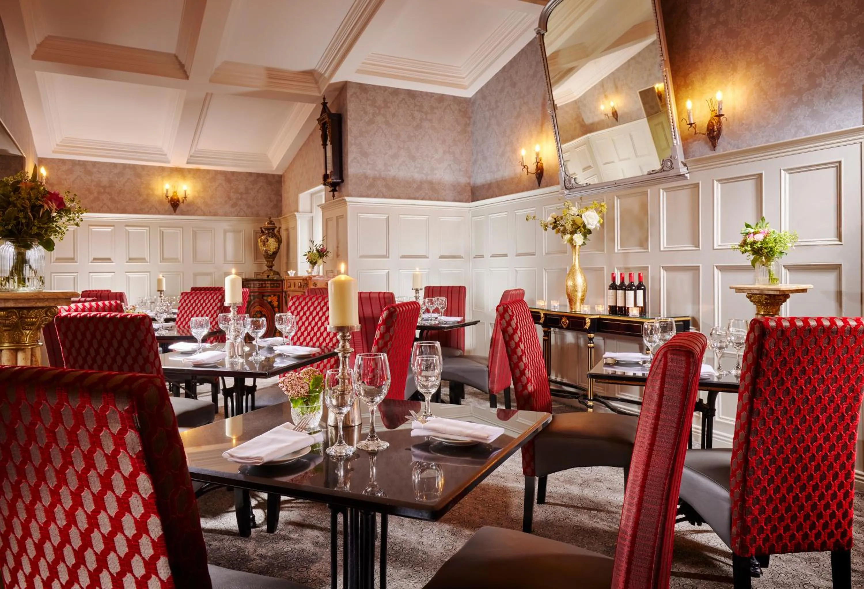 Restaurant/places to eat in Bellbridge House Hotel