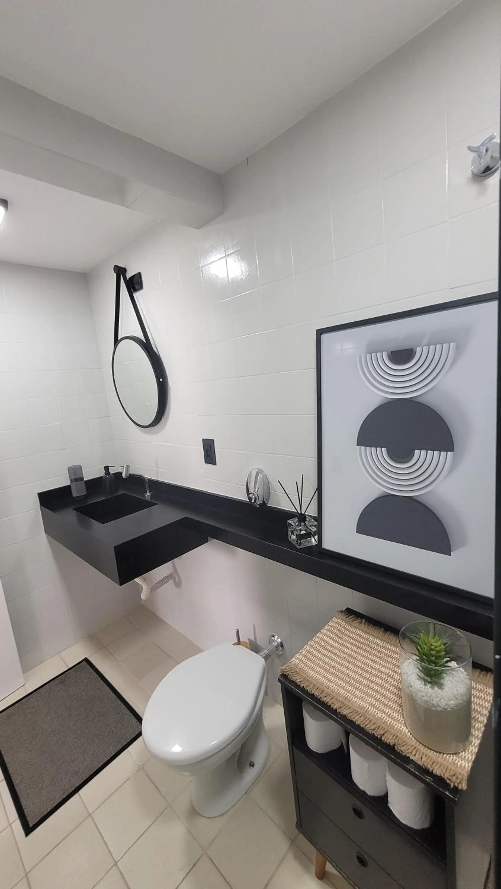 Bathroom in Apto na Quadra do Mar e Vista para o Rio