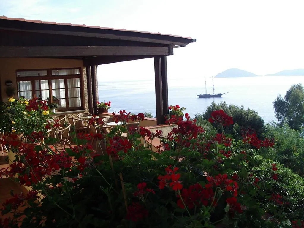 Facade/entrance in Albergo Le Briciole