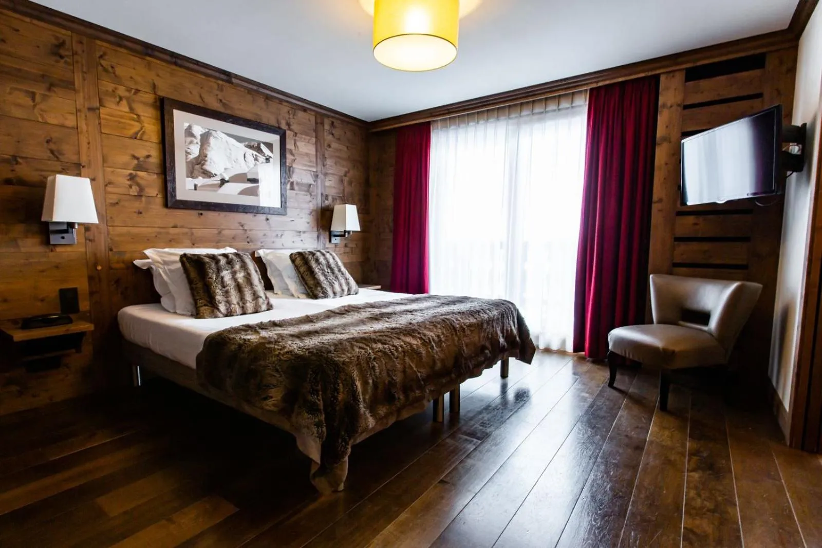 Bed in Hôtel Champs Fleuris Morzine