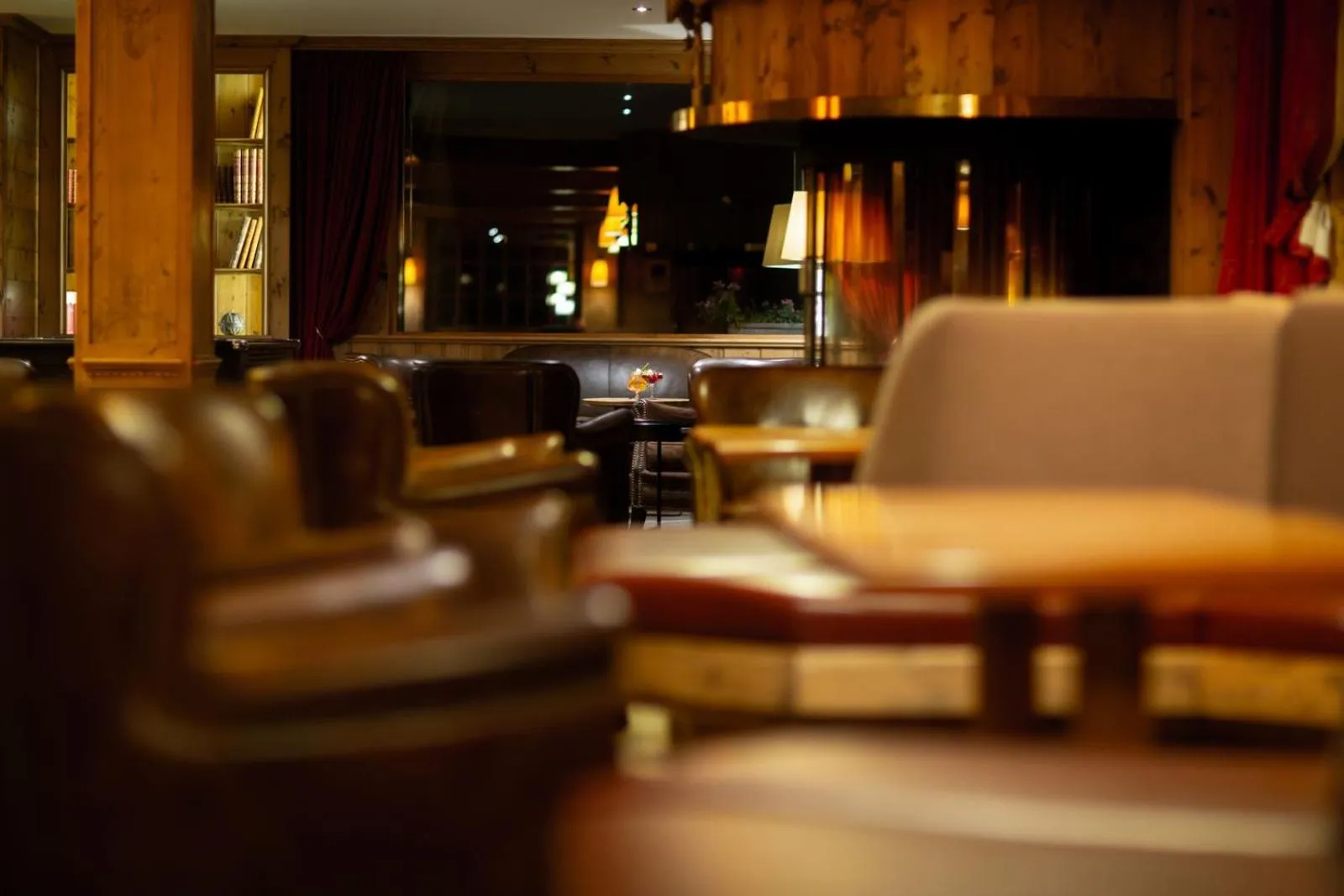 Lounge or bar in Hôtel Champs Fleuris Morzine