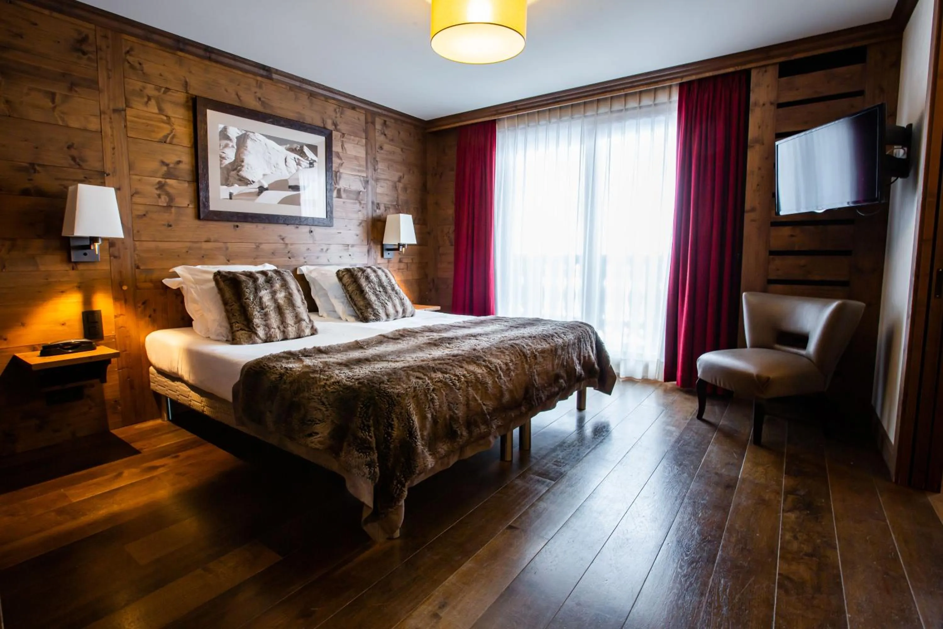 Bed in Hôtel Champs Fleuris Morzine