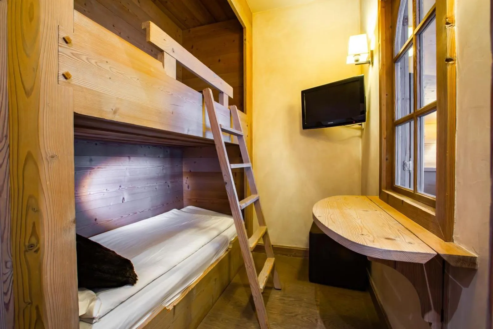 Bed in Hôtel Champs Fleuris Morzine