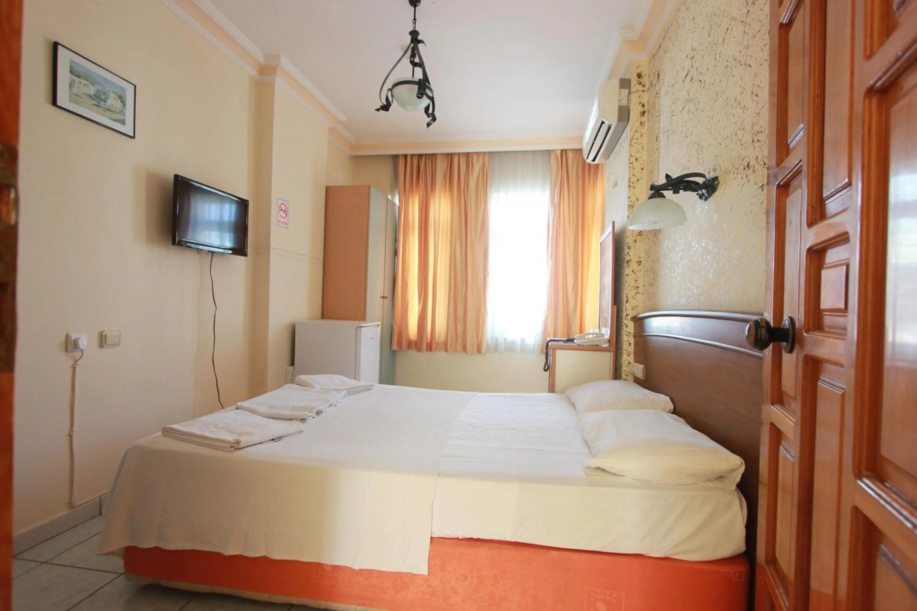 Photo of the whole room, Bed in Baronessa Apart Hotel