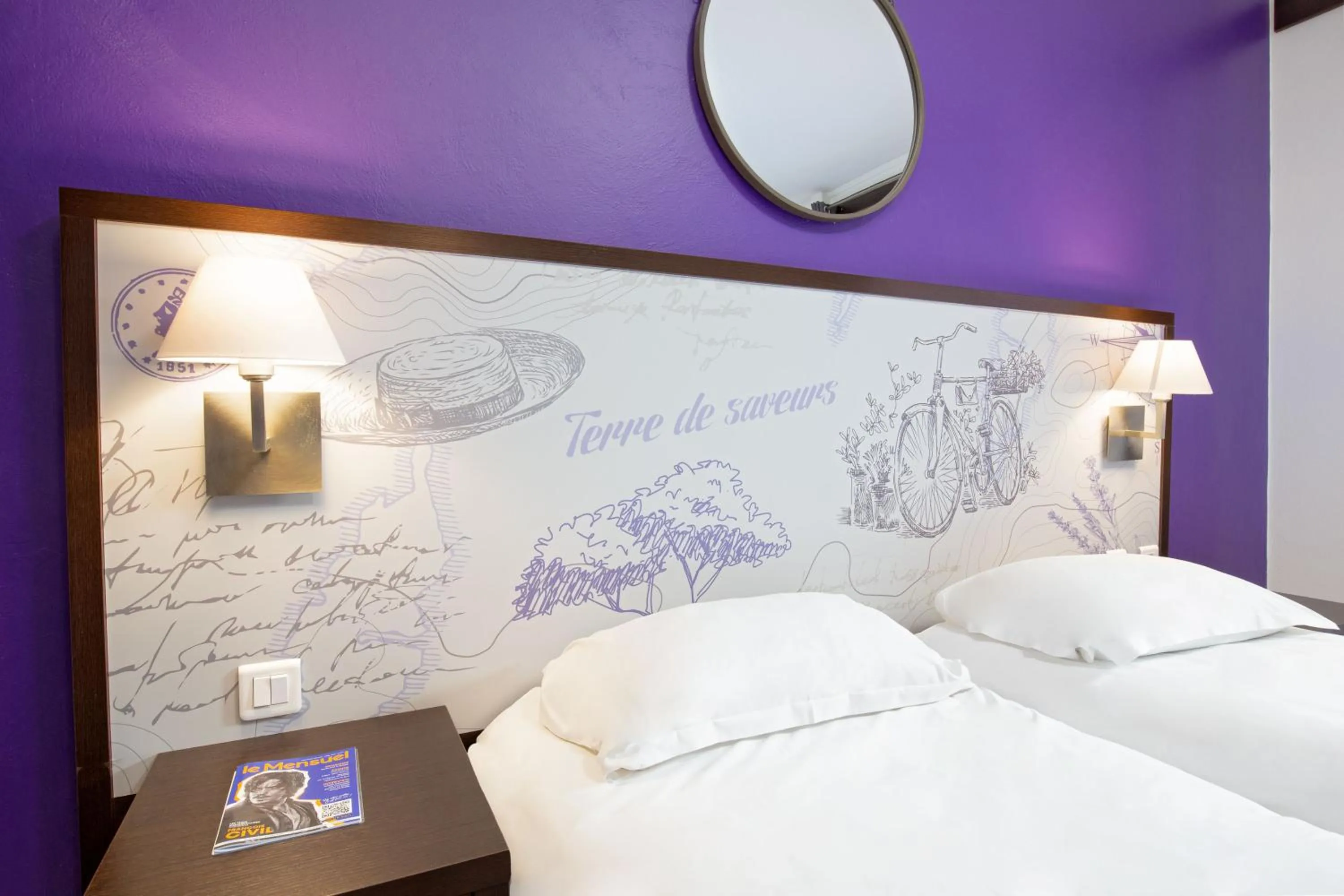 Property building, Bed in Les Pins Blancs en Provence