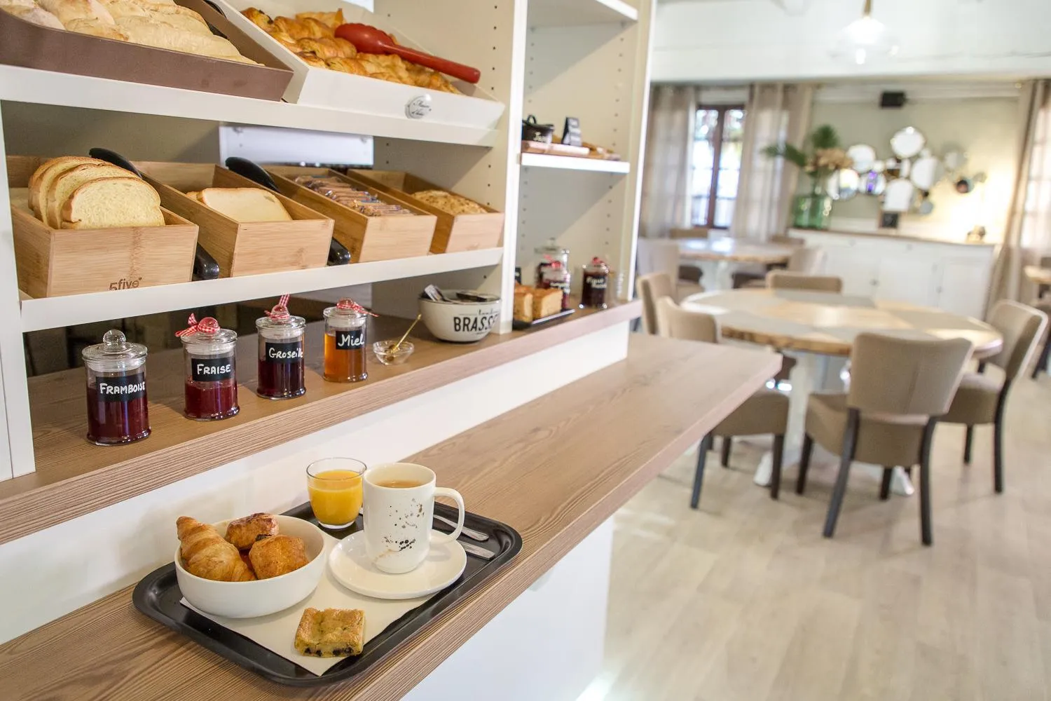 Food and drinks in Les Pins Blancs en Provence