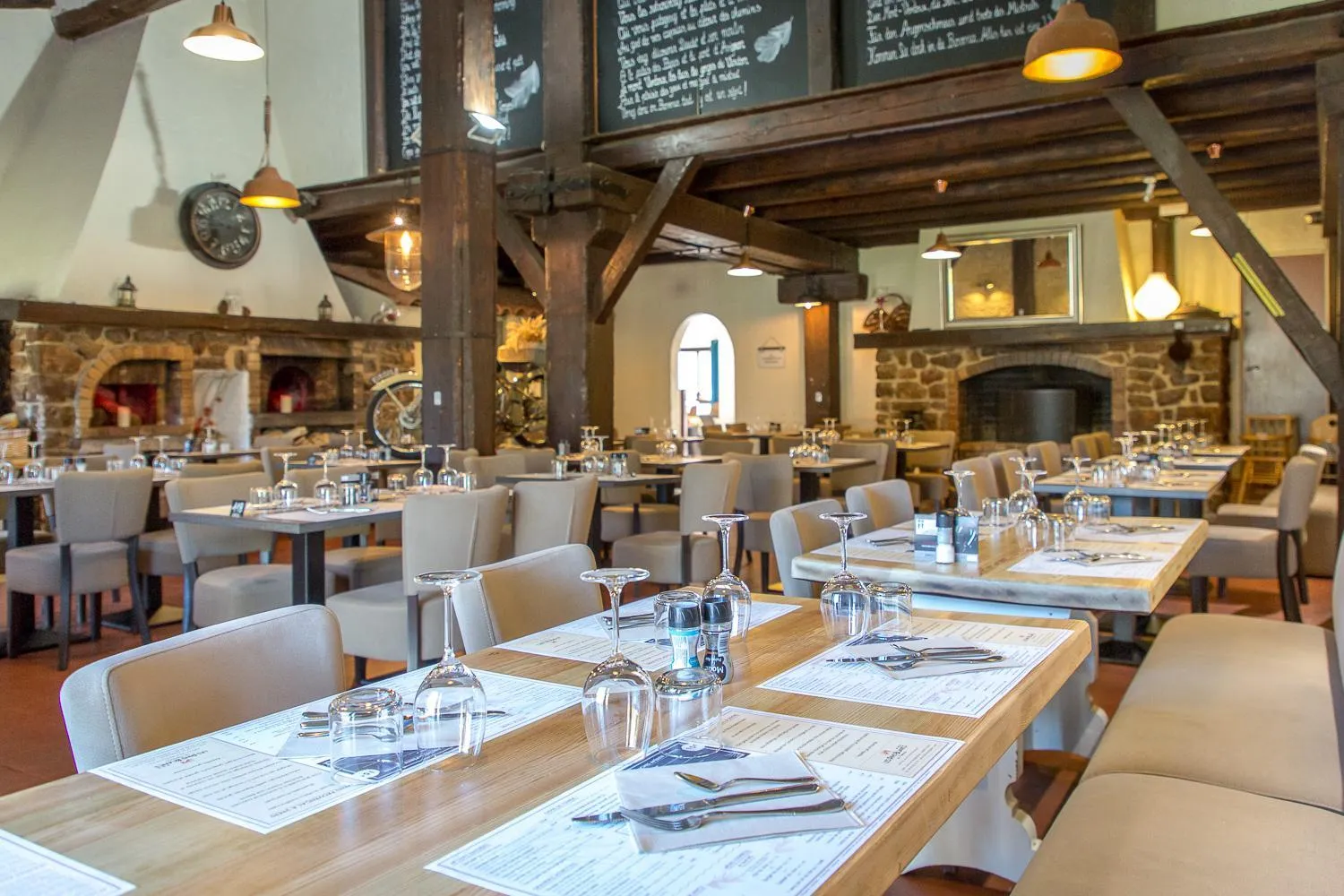 Restaurant/places to eat in Les Pins Blancs en Provence