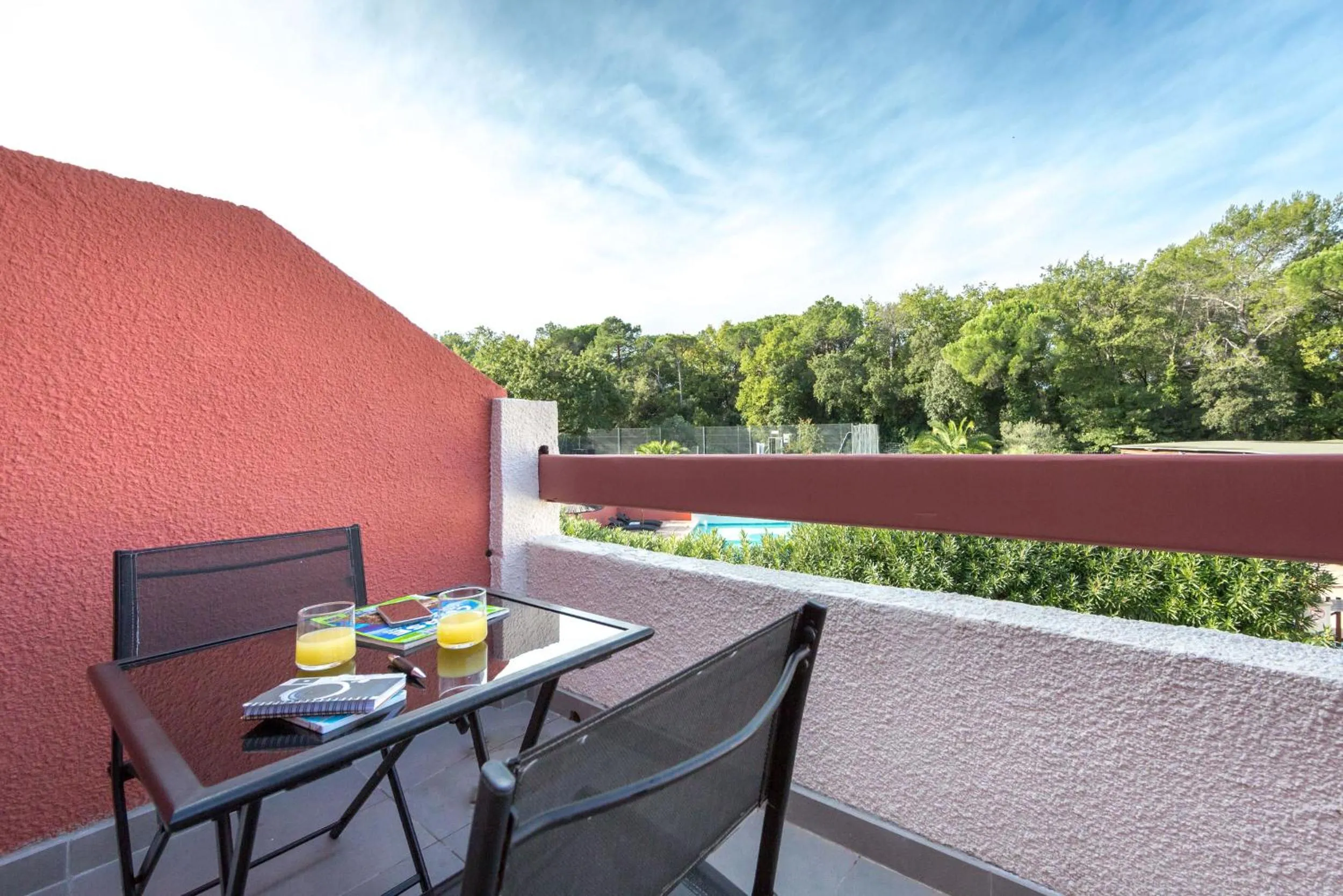 Patio in Les Pins Blancs en Provence