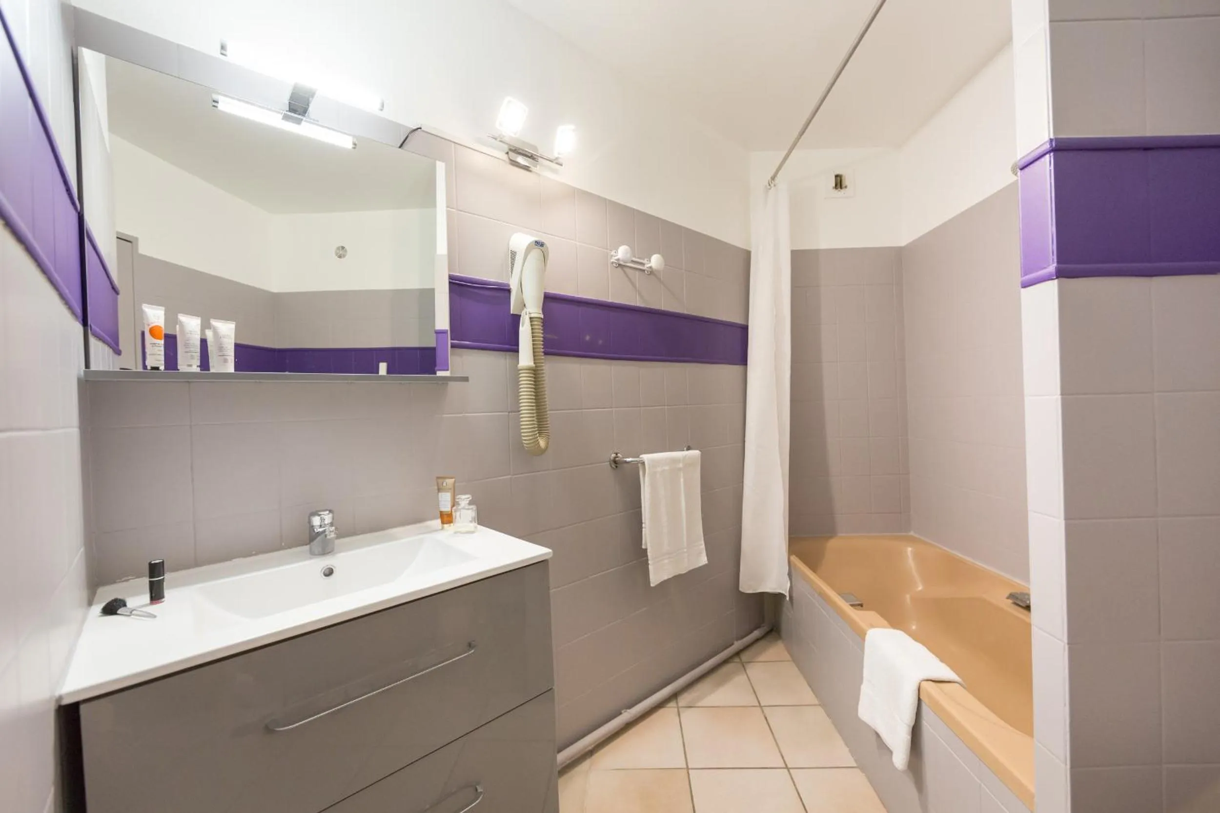 Bathroom in Les Pins Blancs en Provence