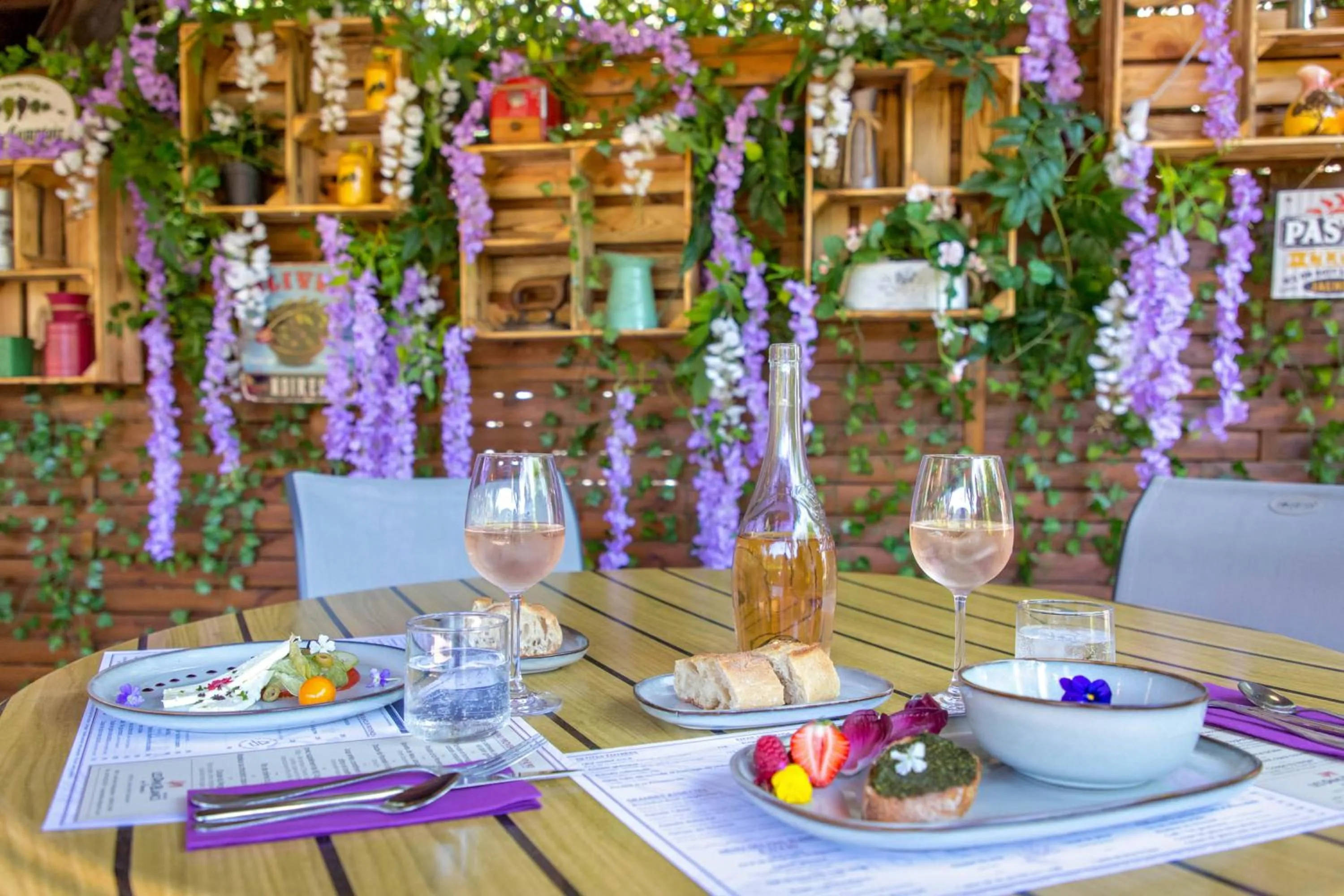 Les Pins Blancs en Provence