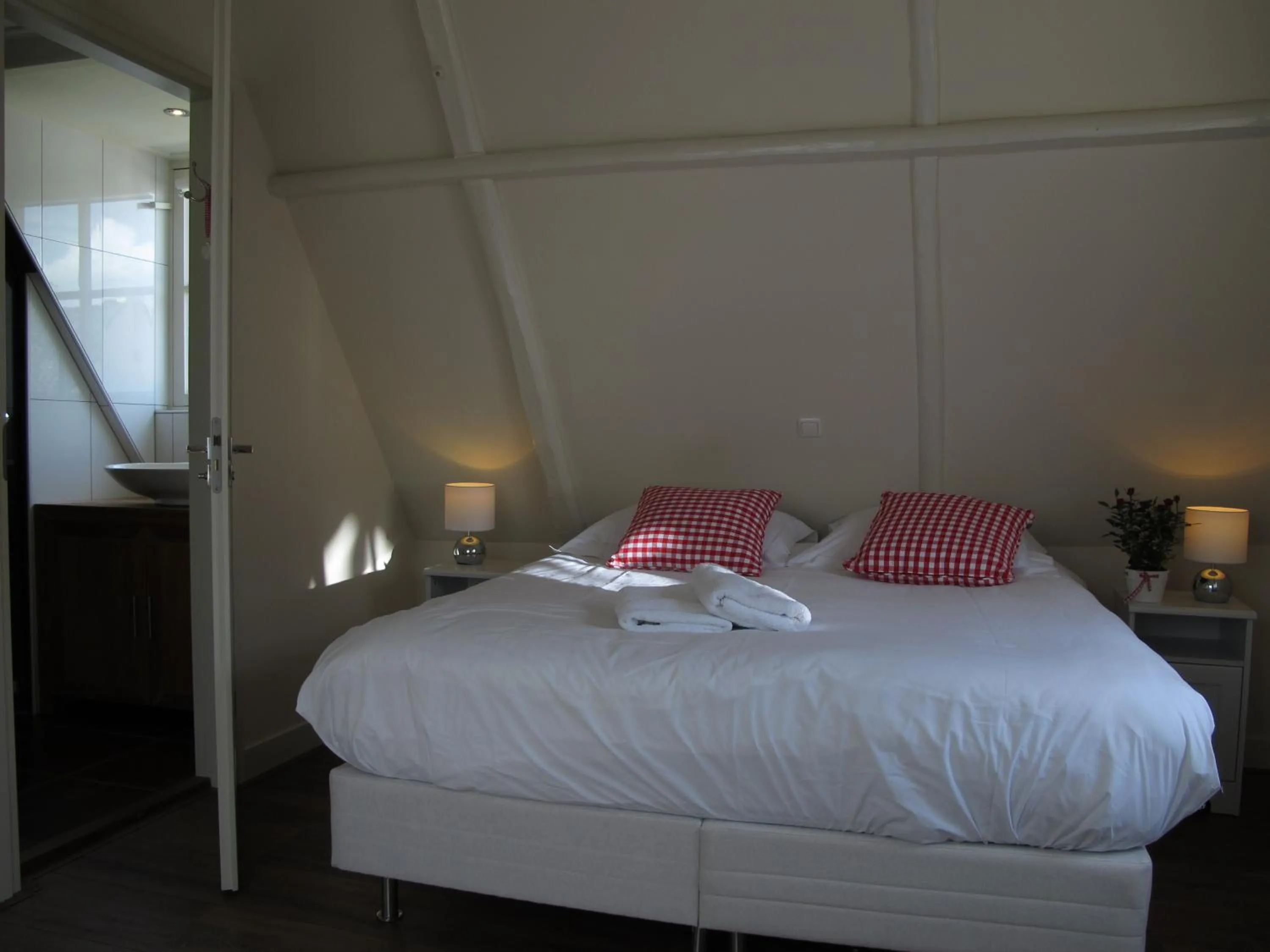 Bed in De Thuiskamer in Grou als B&B of Vakantiehuis