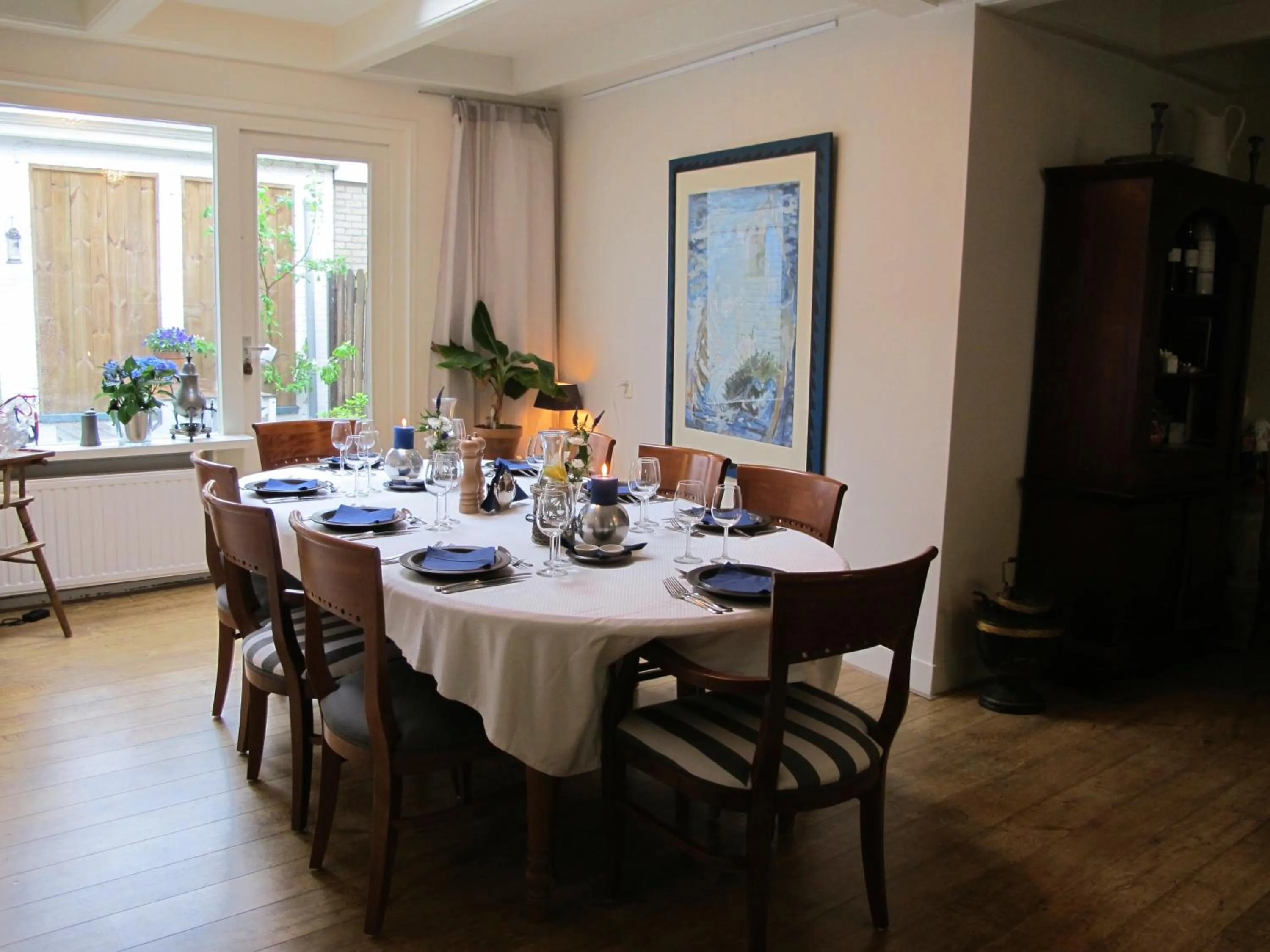Dining area in De Thuiskamer in Grou als B&B of Vakantiehuis