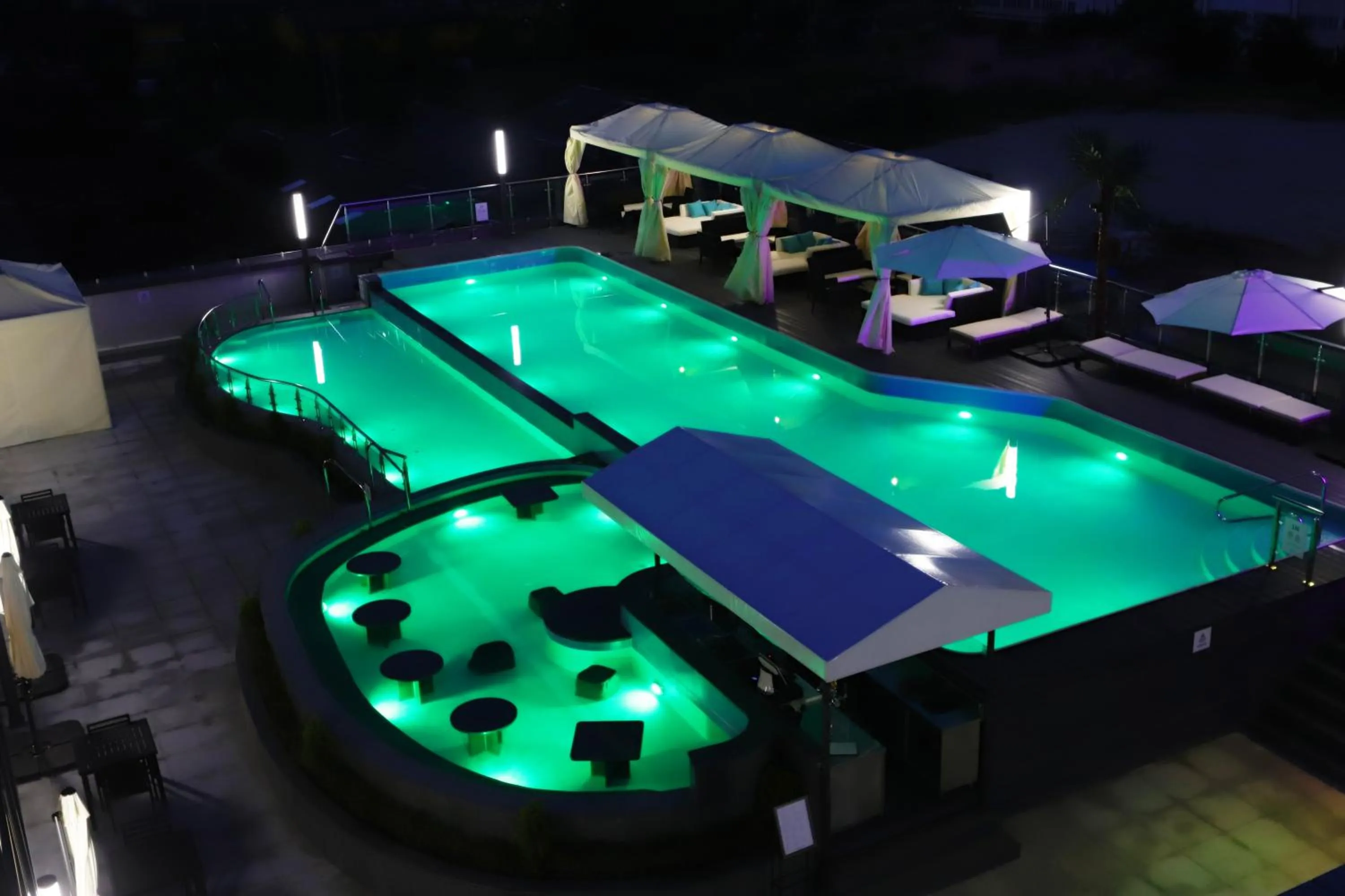 Swimming pool in WesternLife Hotel