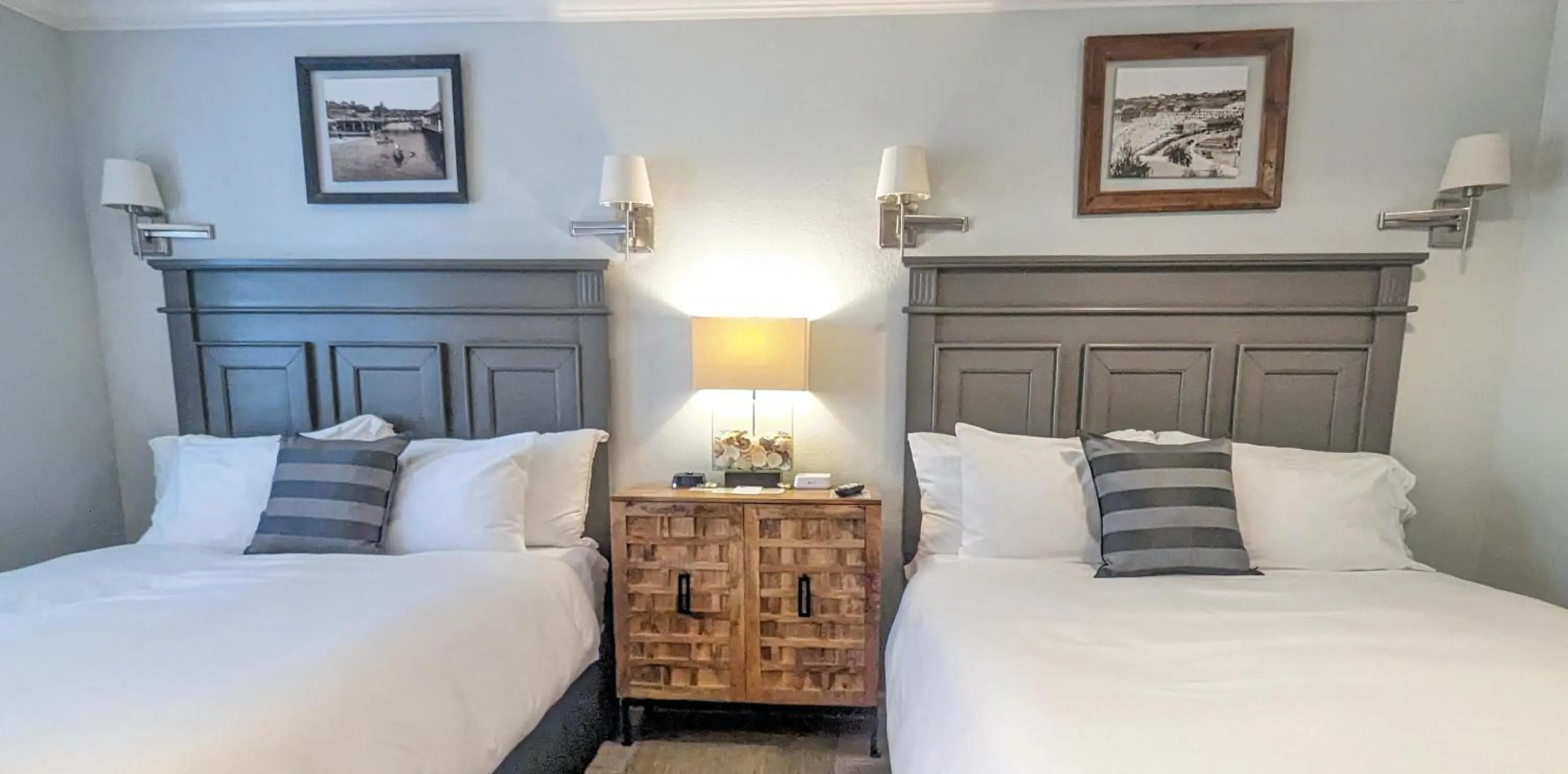 Bed in Capitola Hotel