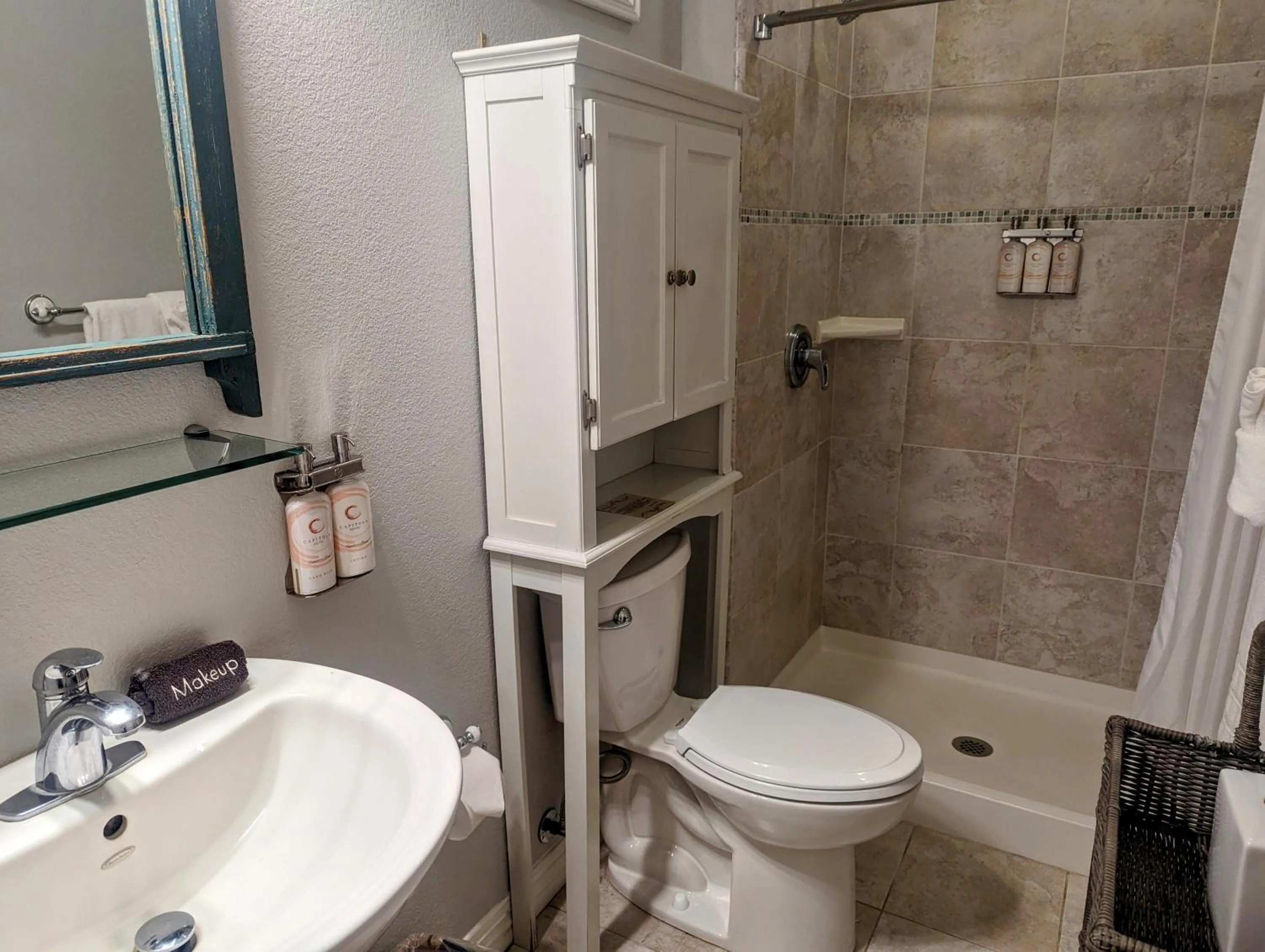 Shower in Capitola Hotel