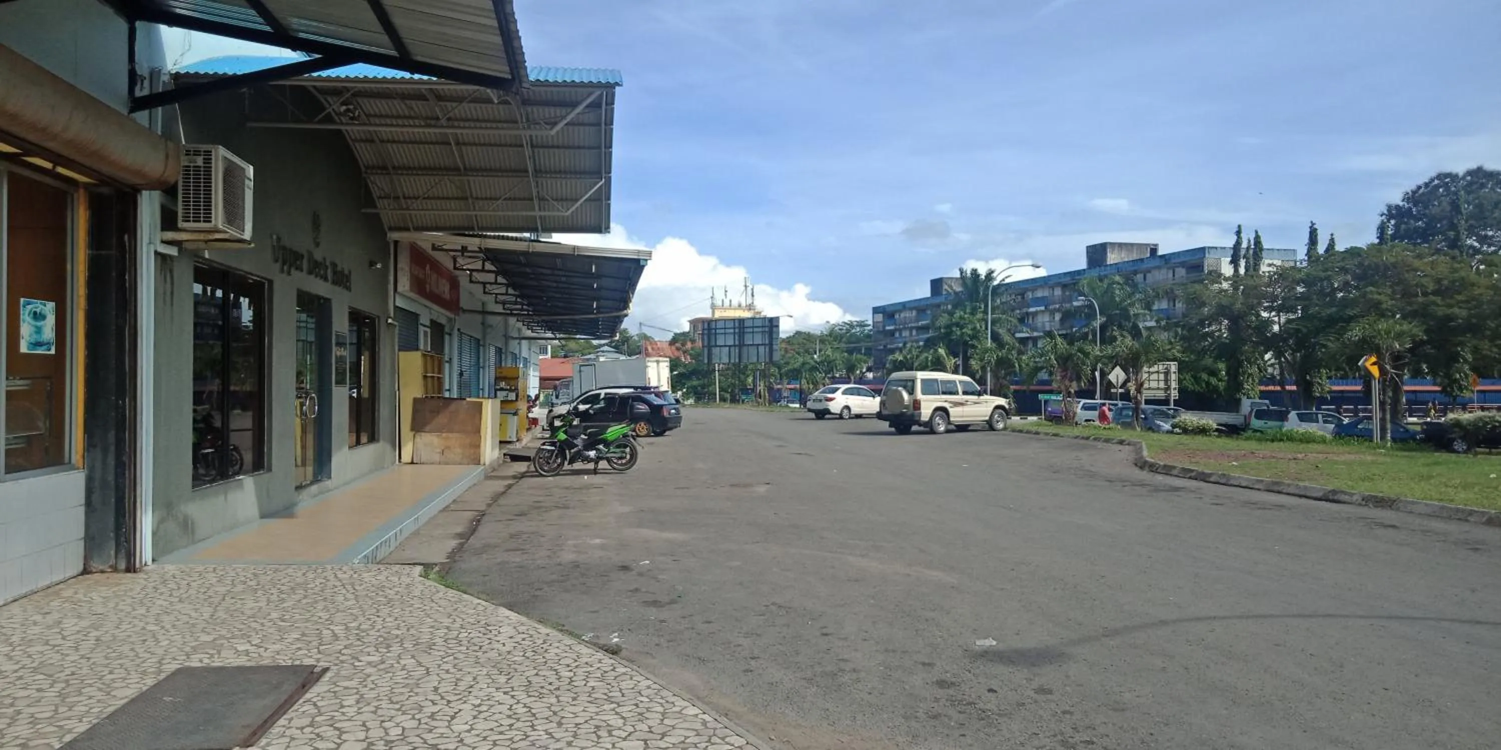 The Upper Deck Hotel