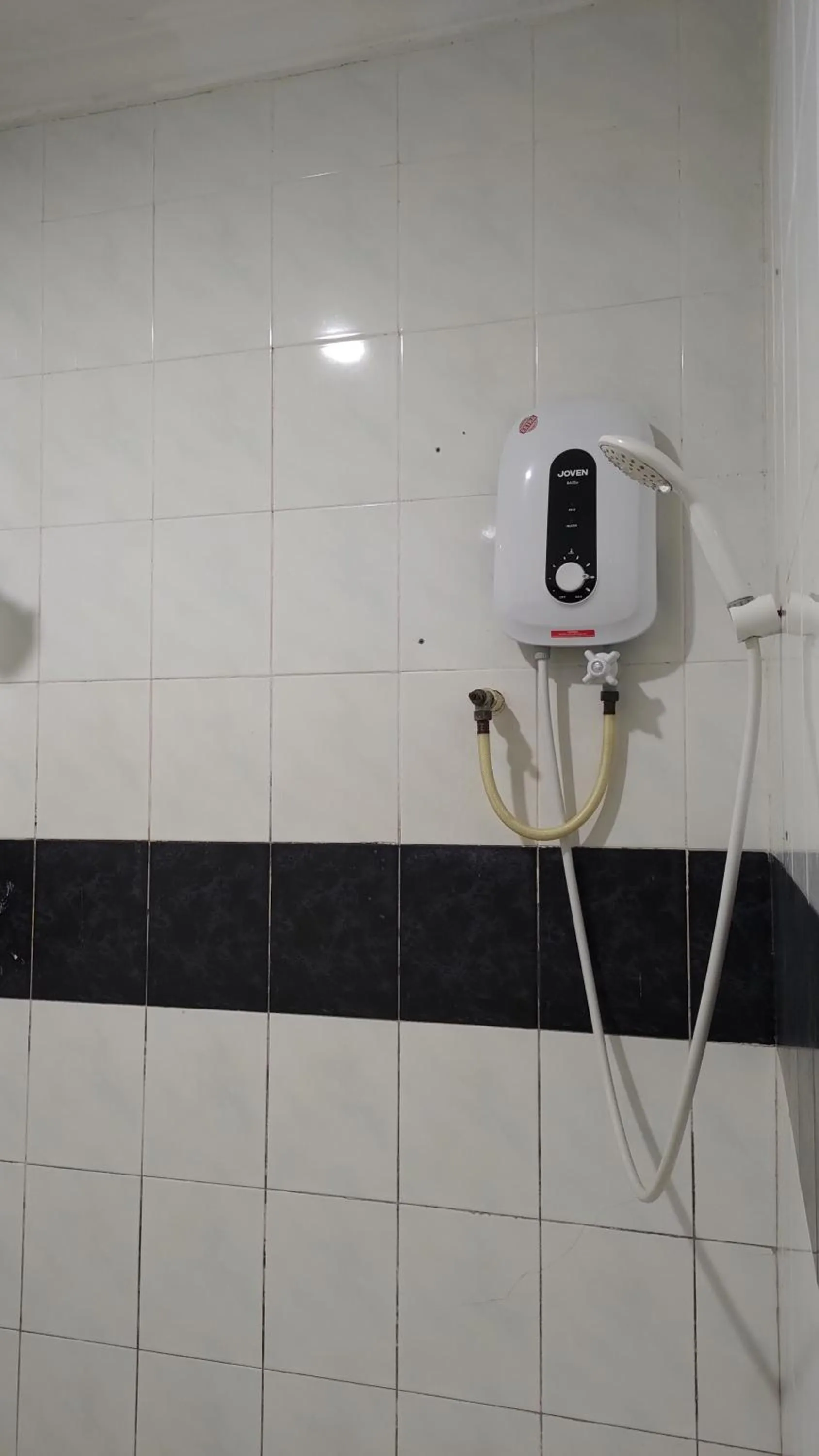 The Upper Deck Hotel