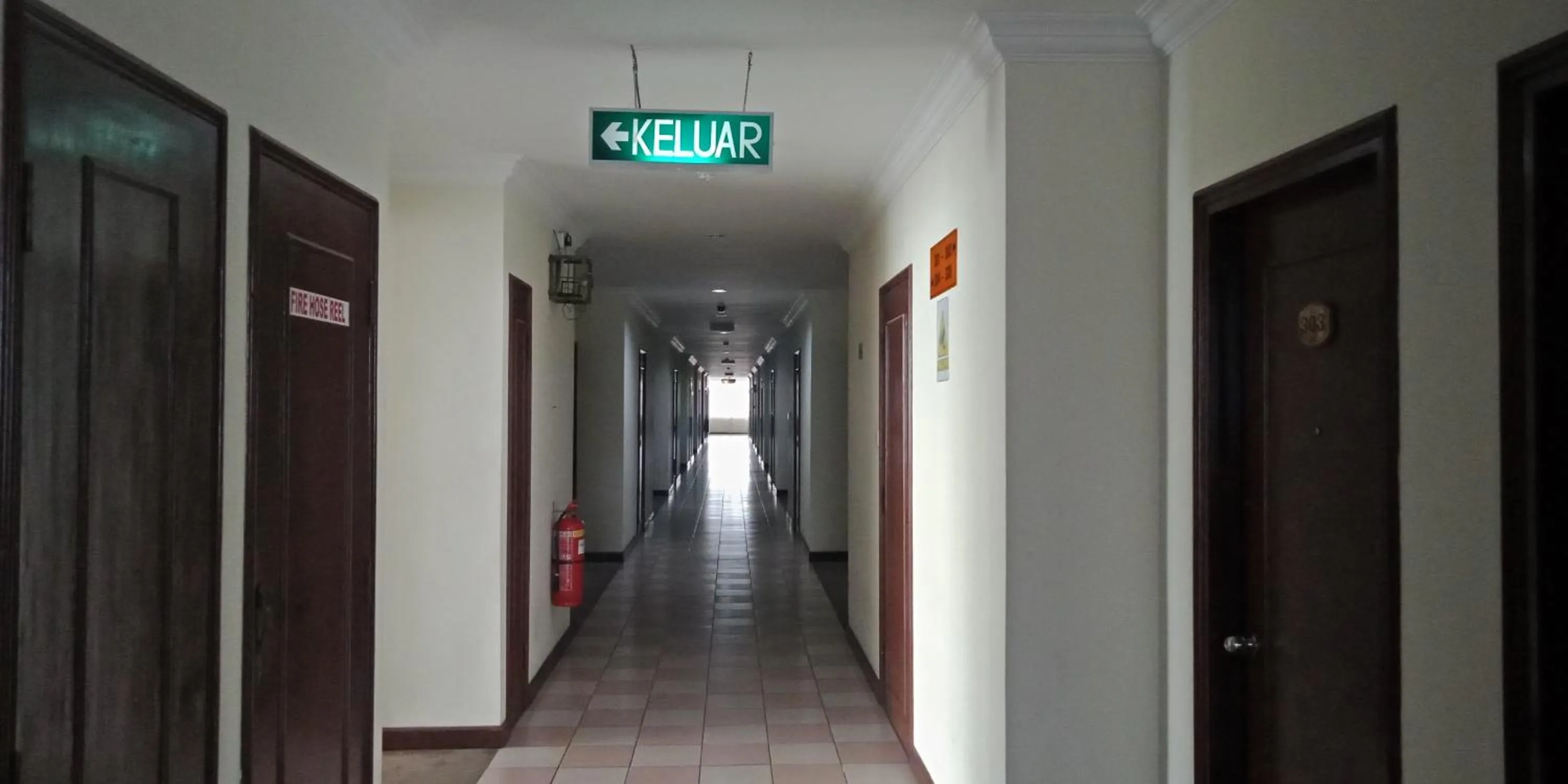 The Upper Deck Hotel