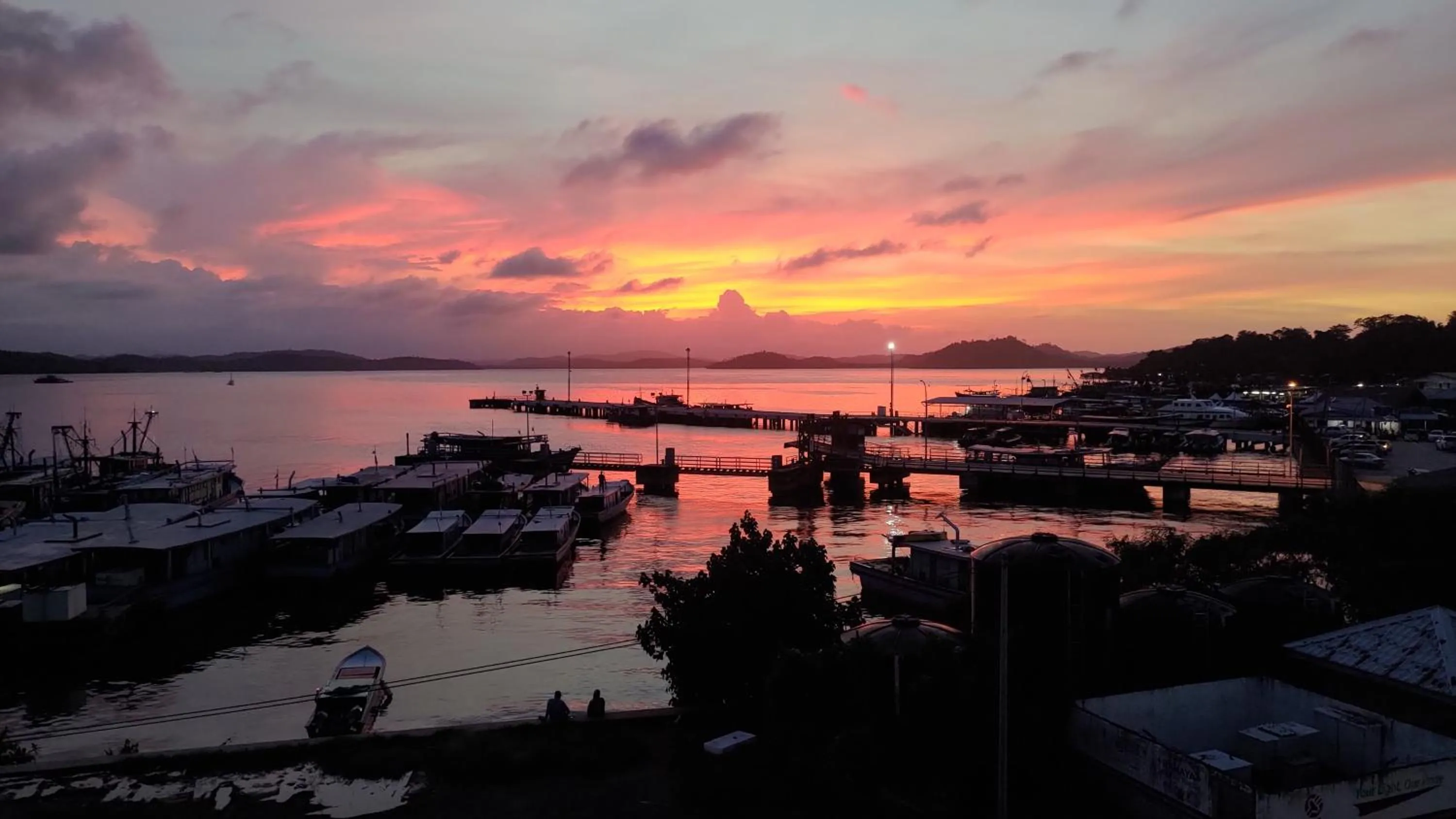 The Upper Deck Hotel