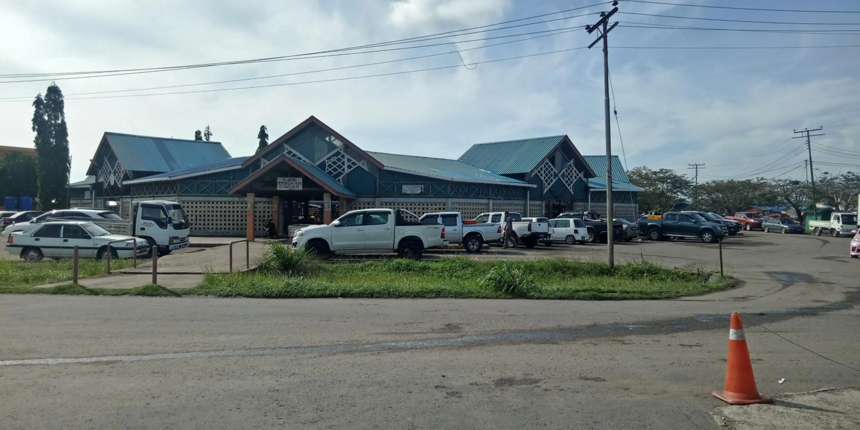 The Upper Deck Hotel