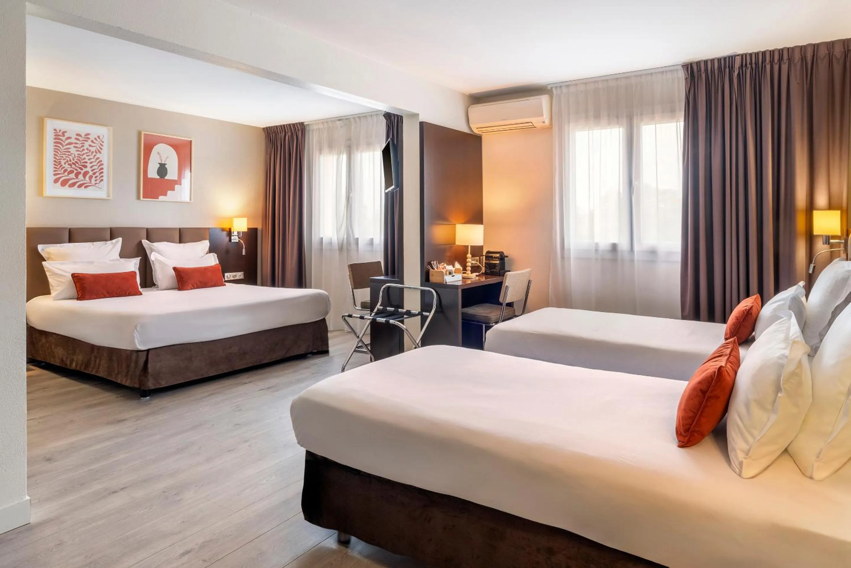 Bedroom, Bed in Best Western Terre de Provence