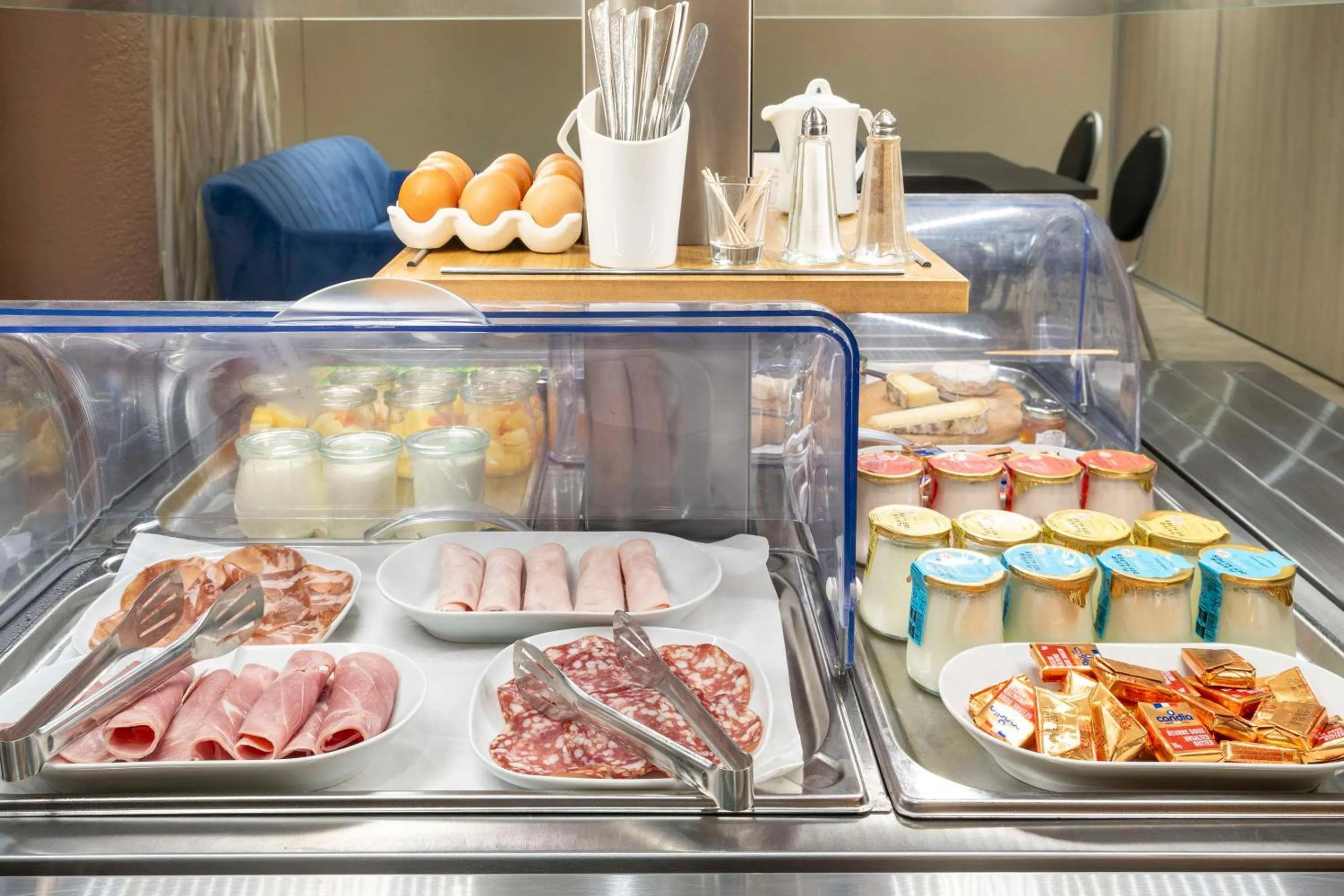 Breakfast in Best Western Terre de Provence