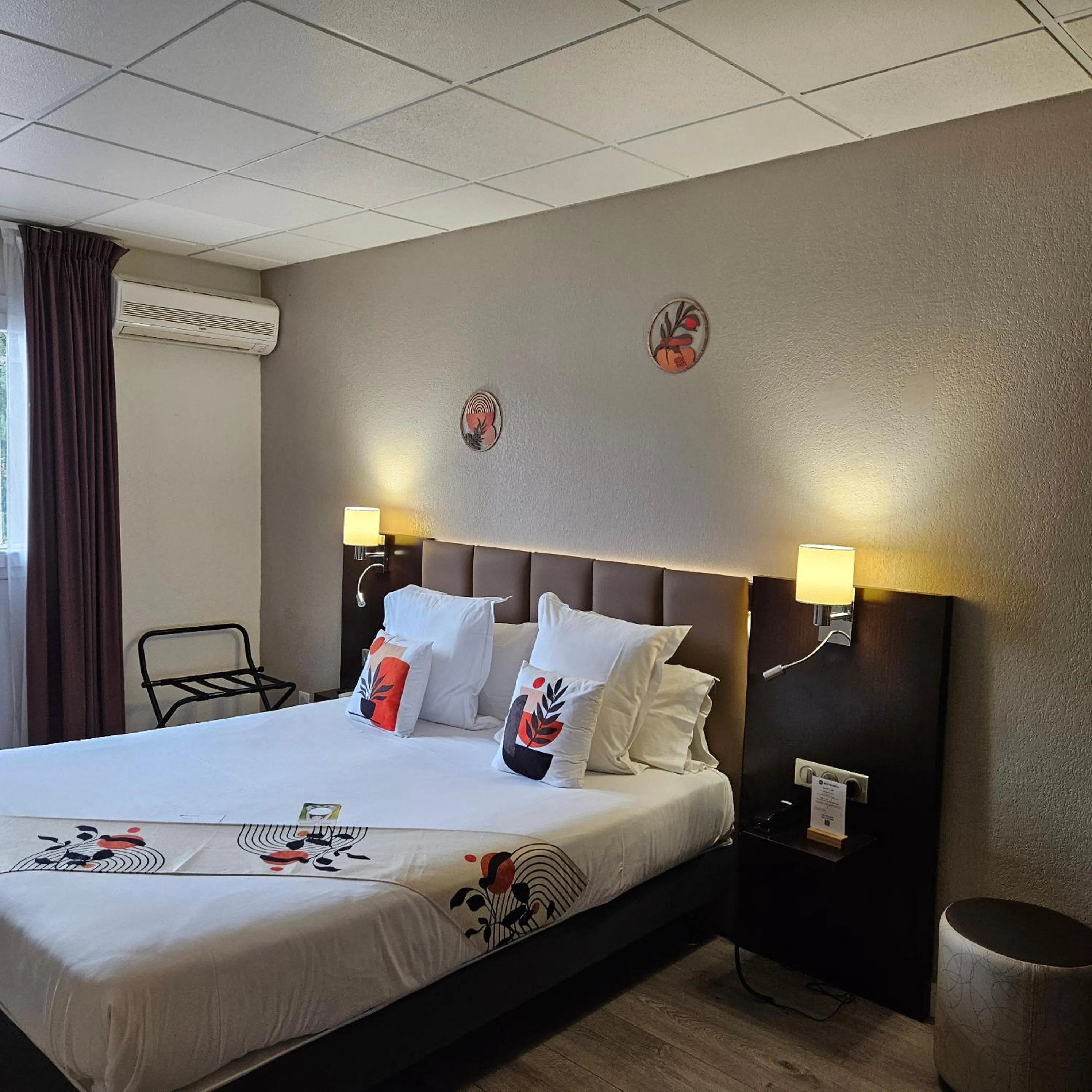 Bedroom, Bed in Best Western Terre de Provence