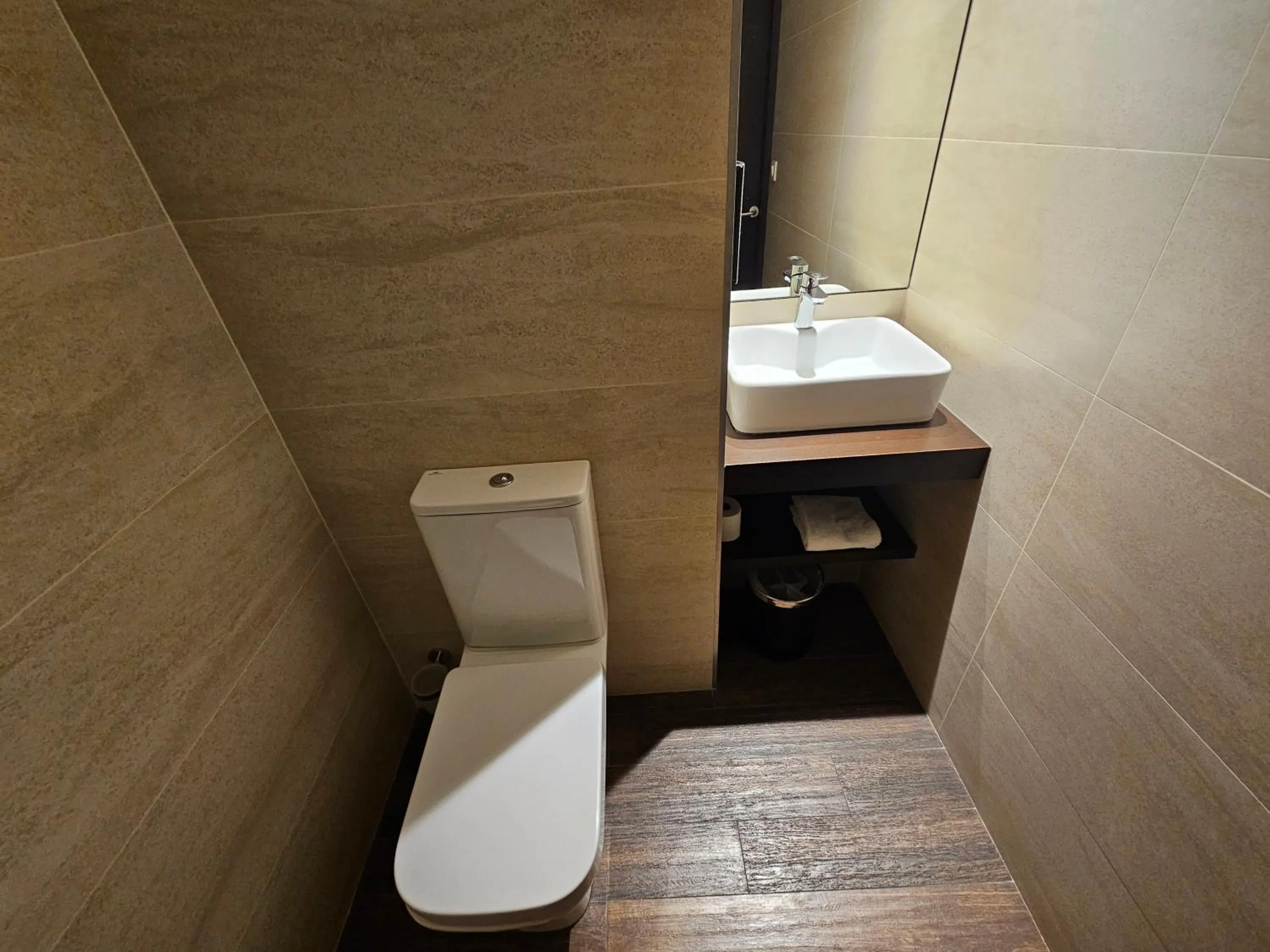 Bathroom in Best Western Terre de Provence