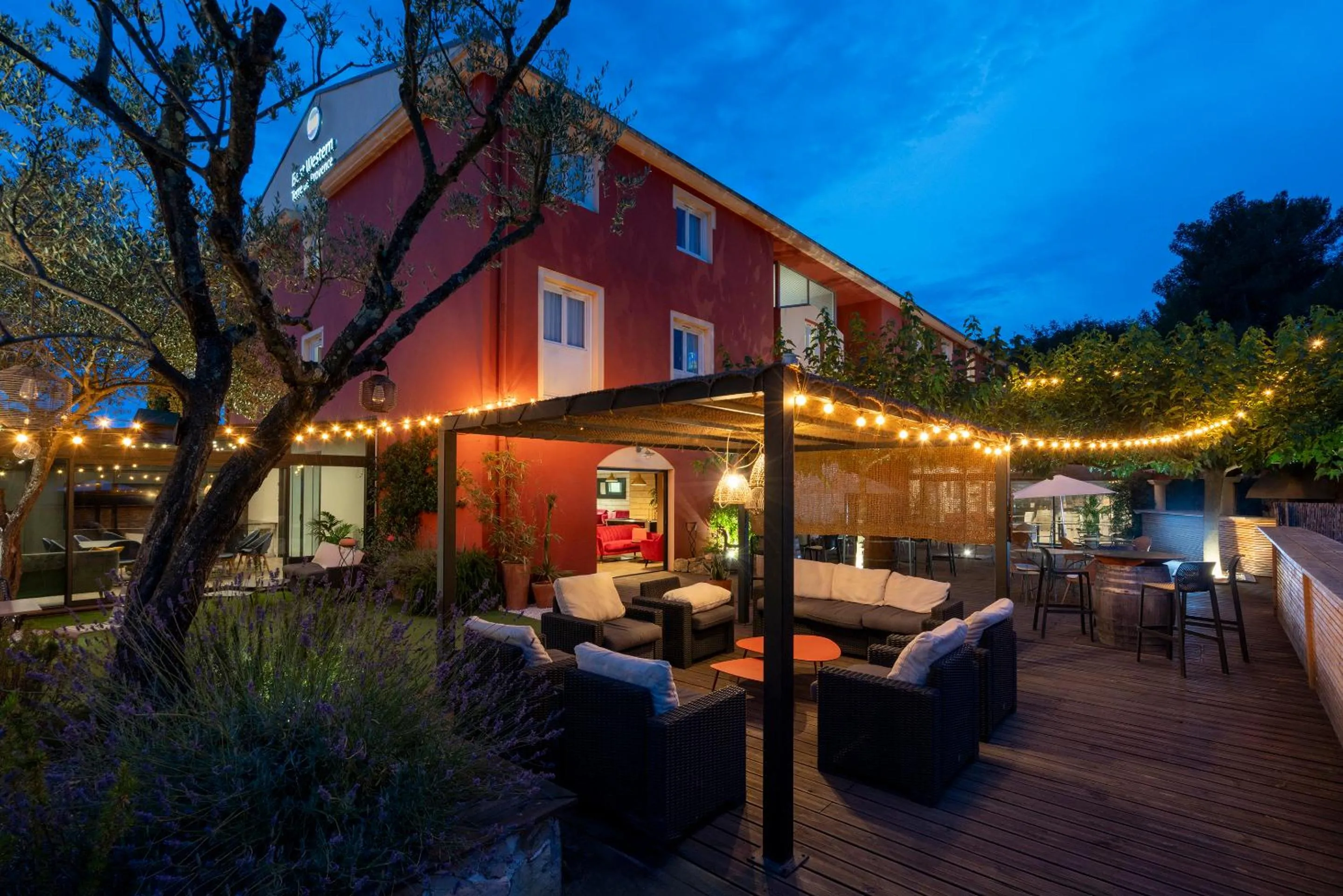 Night in Best Western Terre de Provence