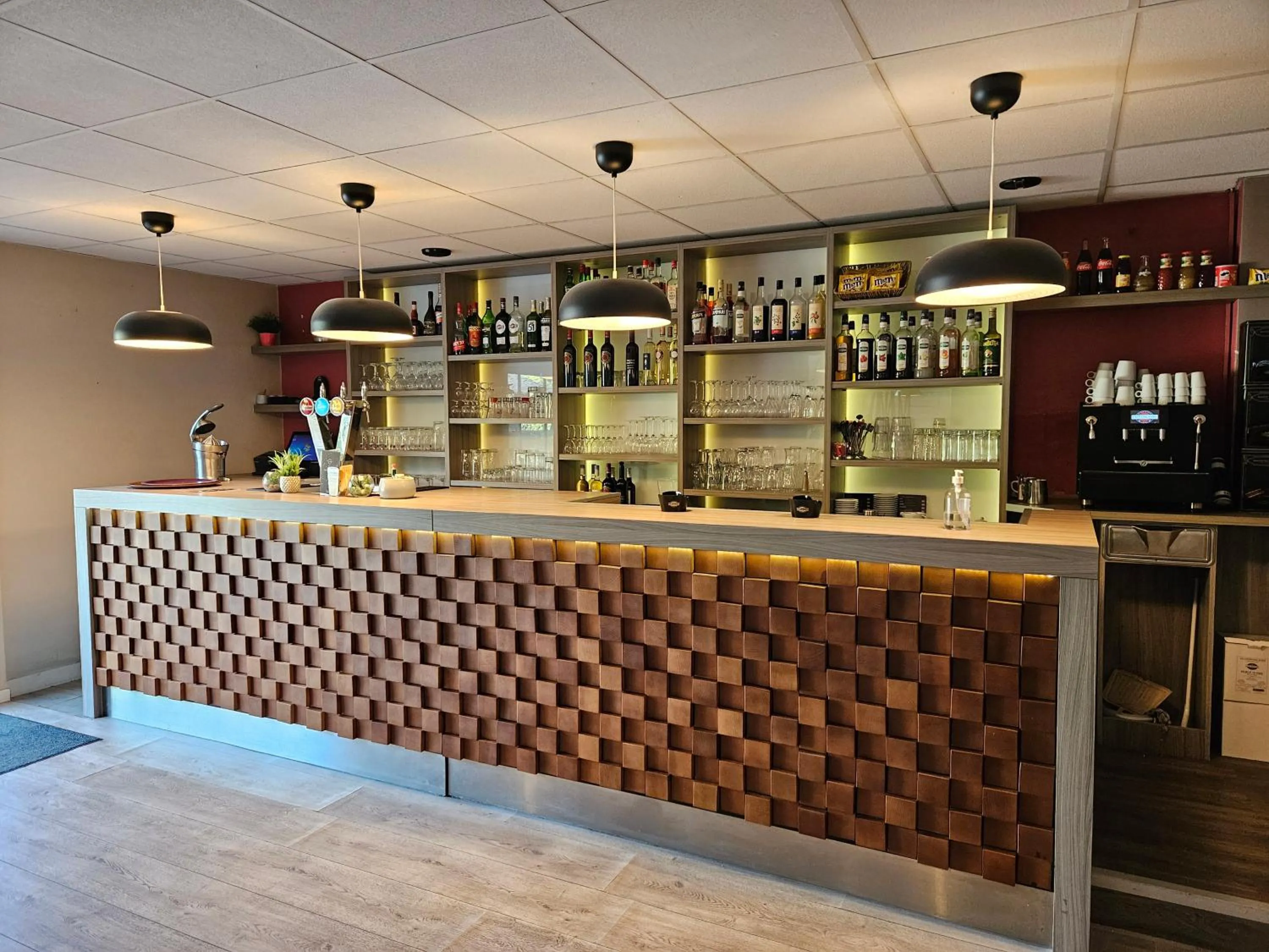 Lounge or bar in Best Western Terre de Provence
