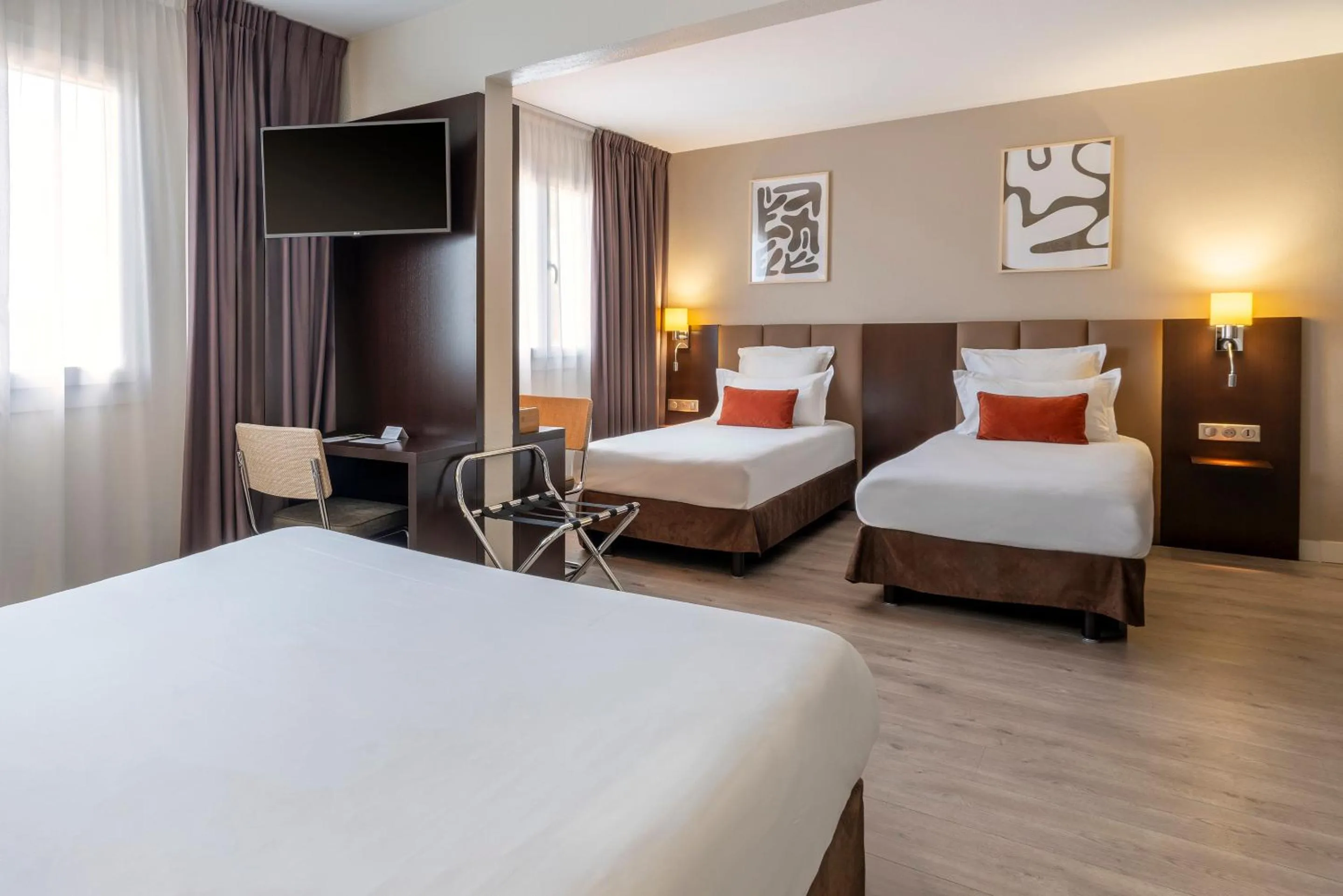 Bedroom, Bed in Best Western Terre de Provence