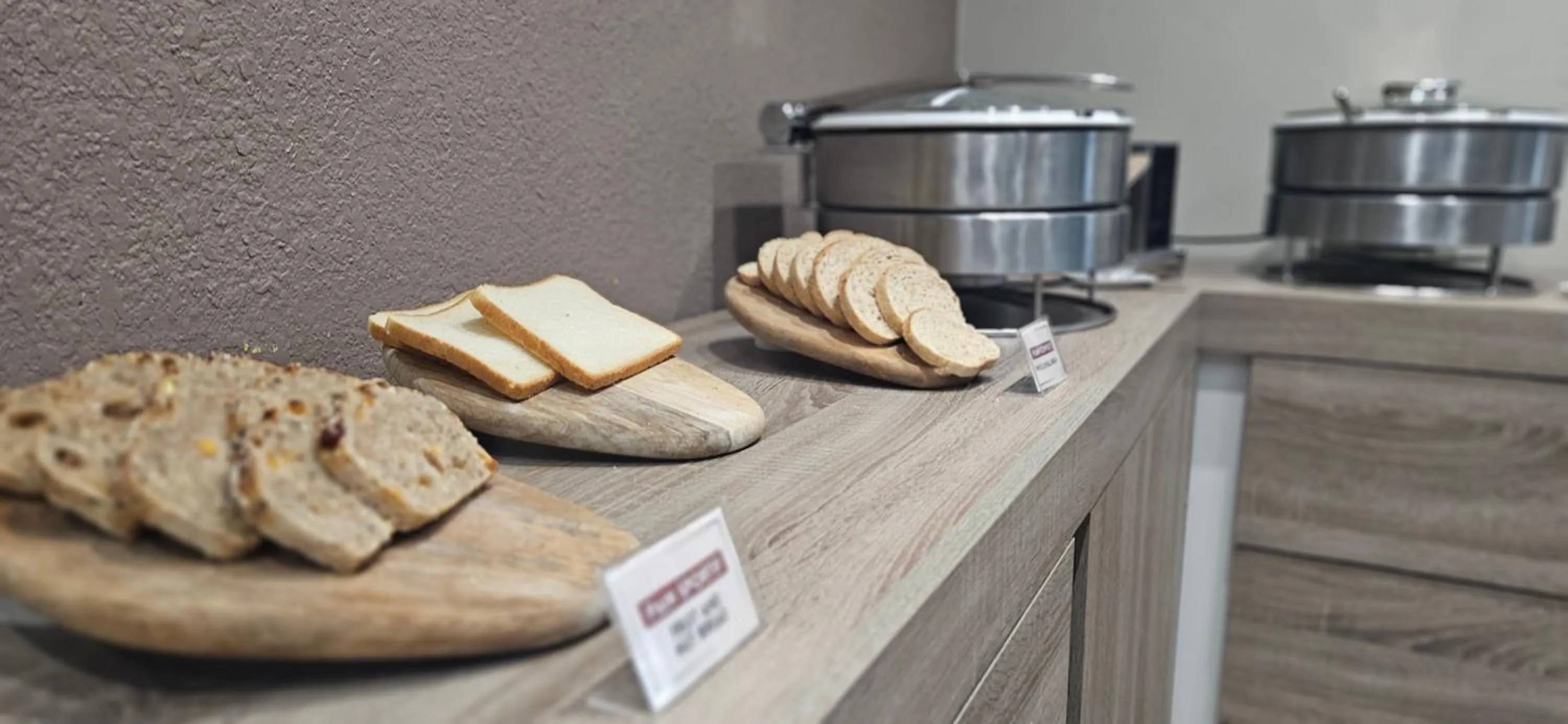 Restaurant/places to eat in Best Western Terre de Provence